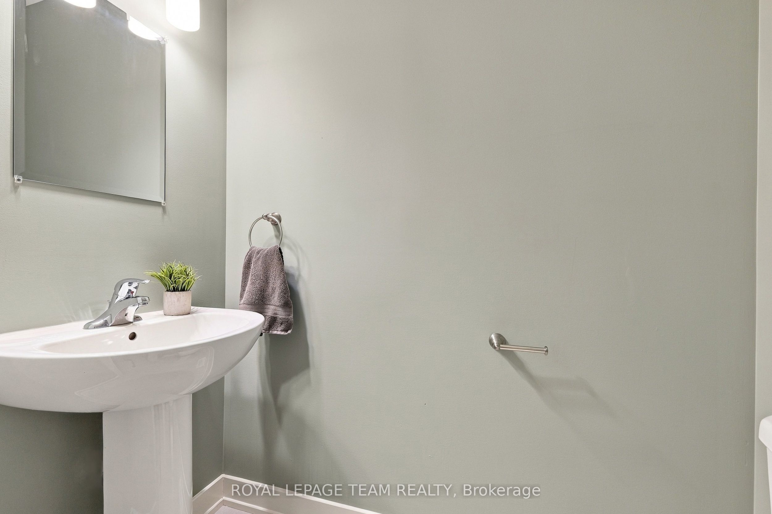163 Ferrara Drive Property Photo 18