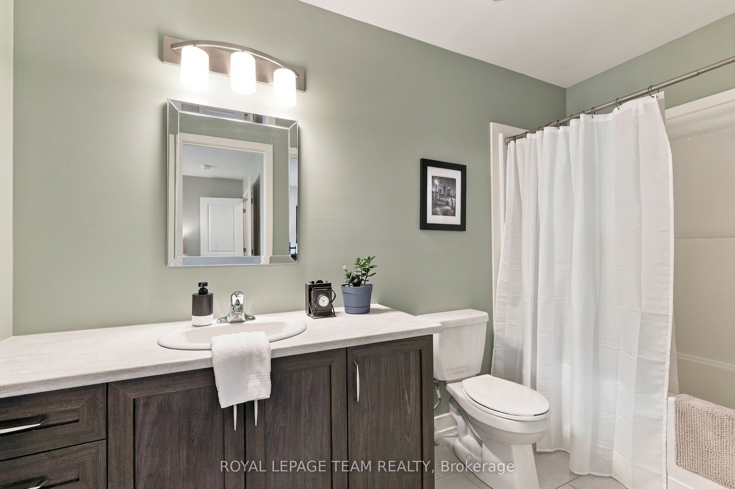 163 Ferrara Drive Property Photo 23