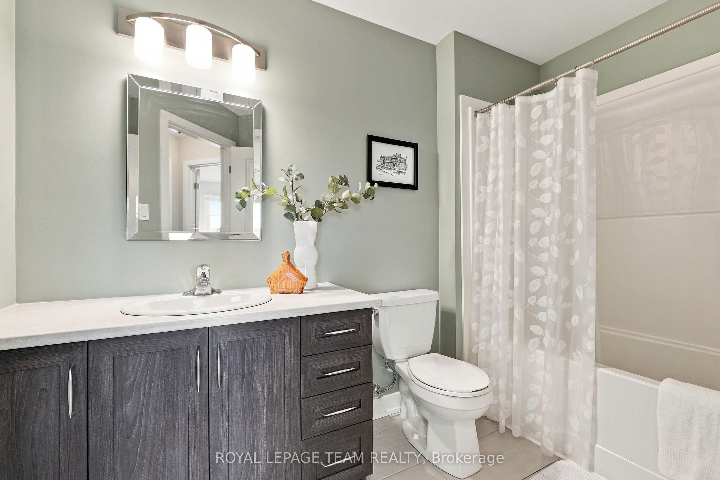 163 Ferrara Drive Property Photo 29