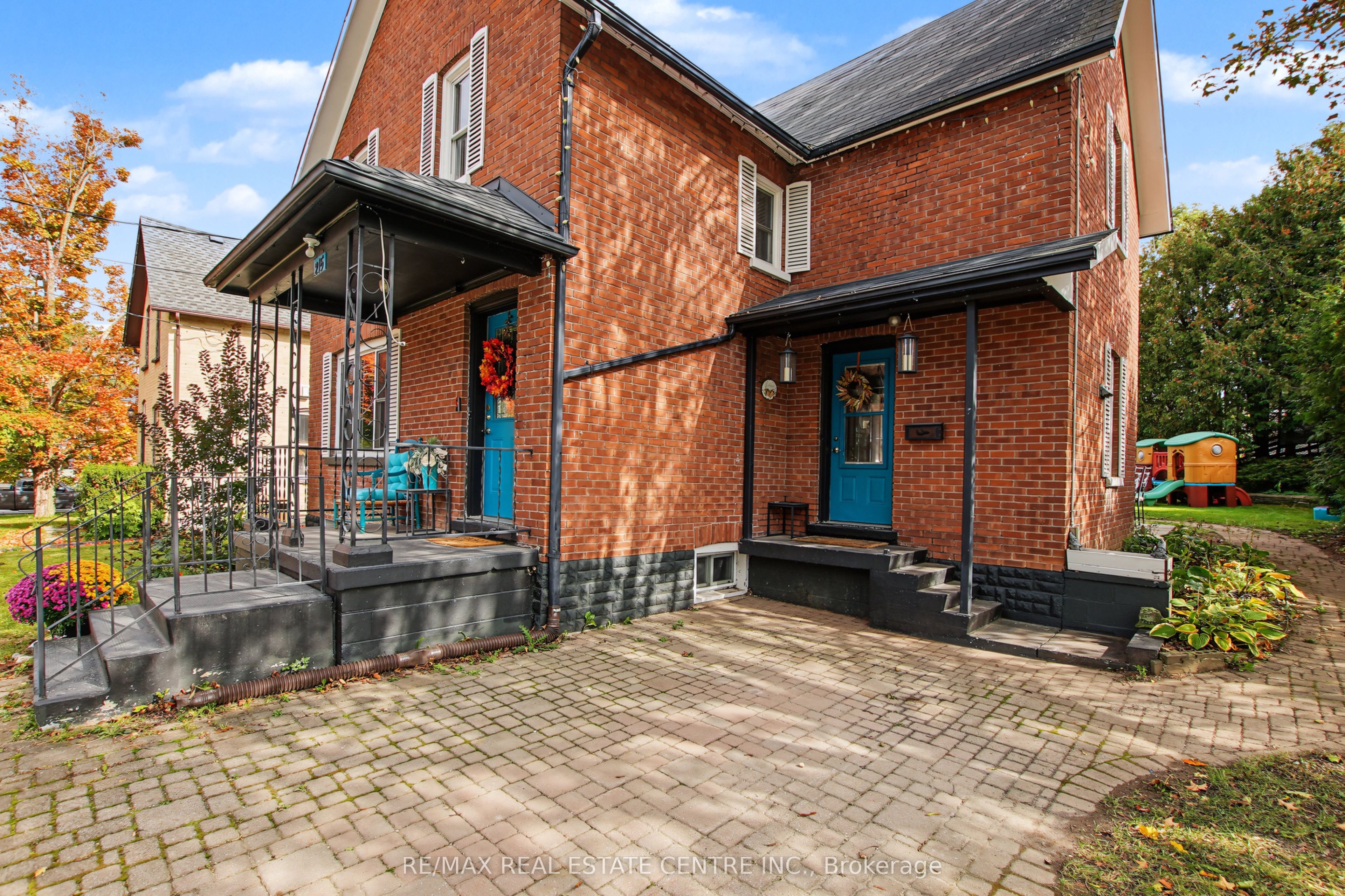 215 Elgin Street S Property Photo 5
