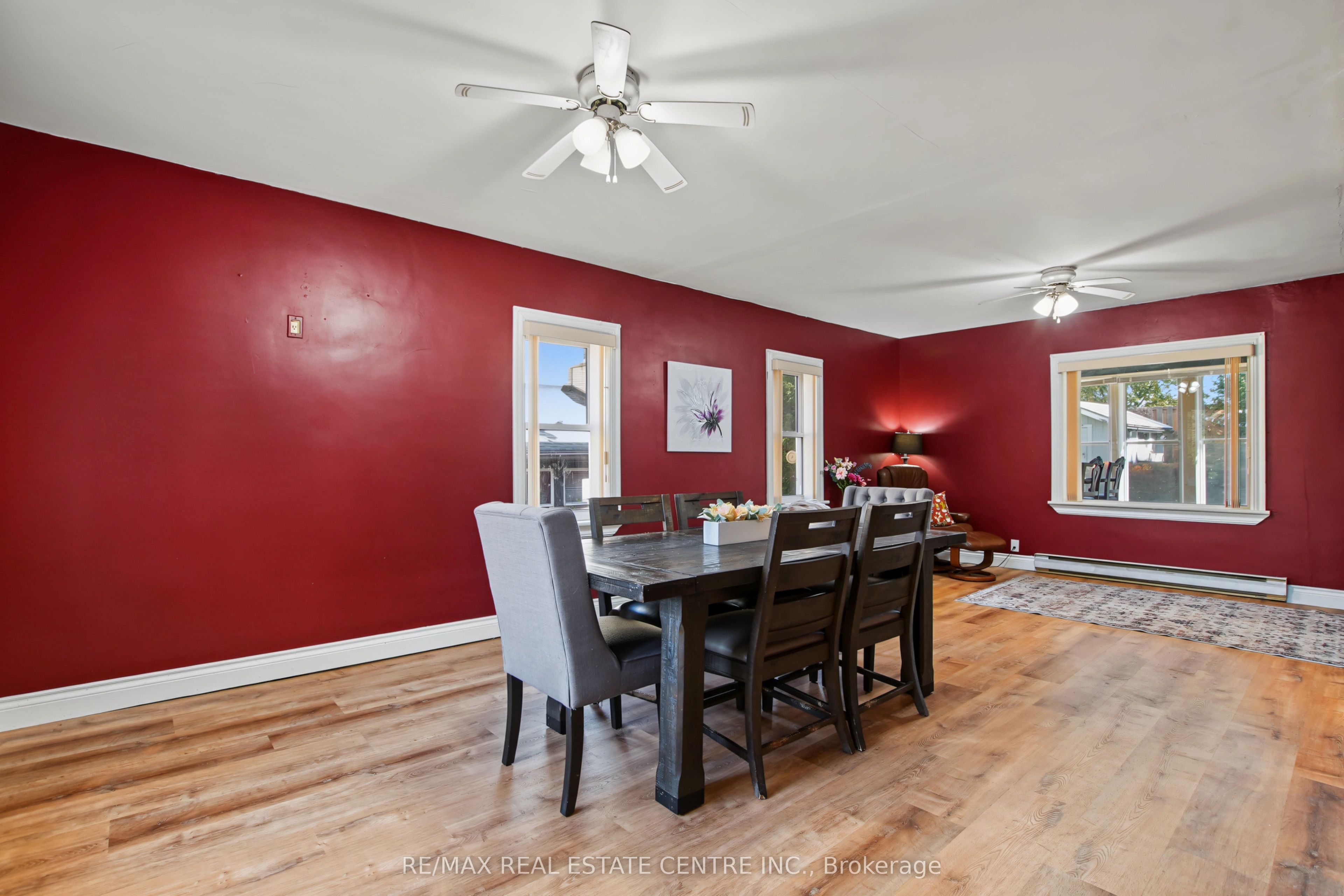 215 Elgin Street S Property Photo 7