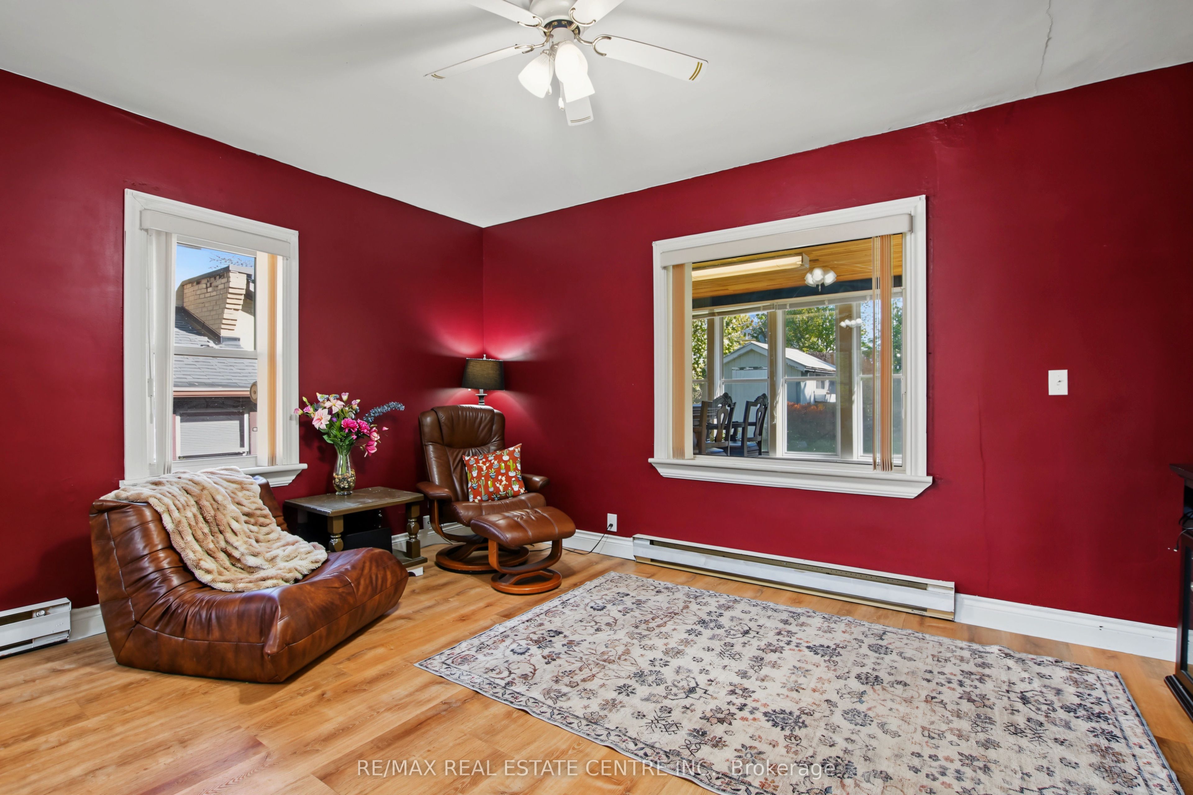 215 Elgin Street S Property Photo 9