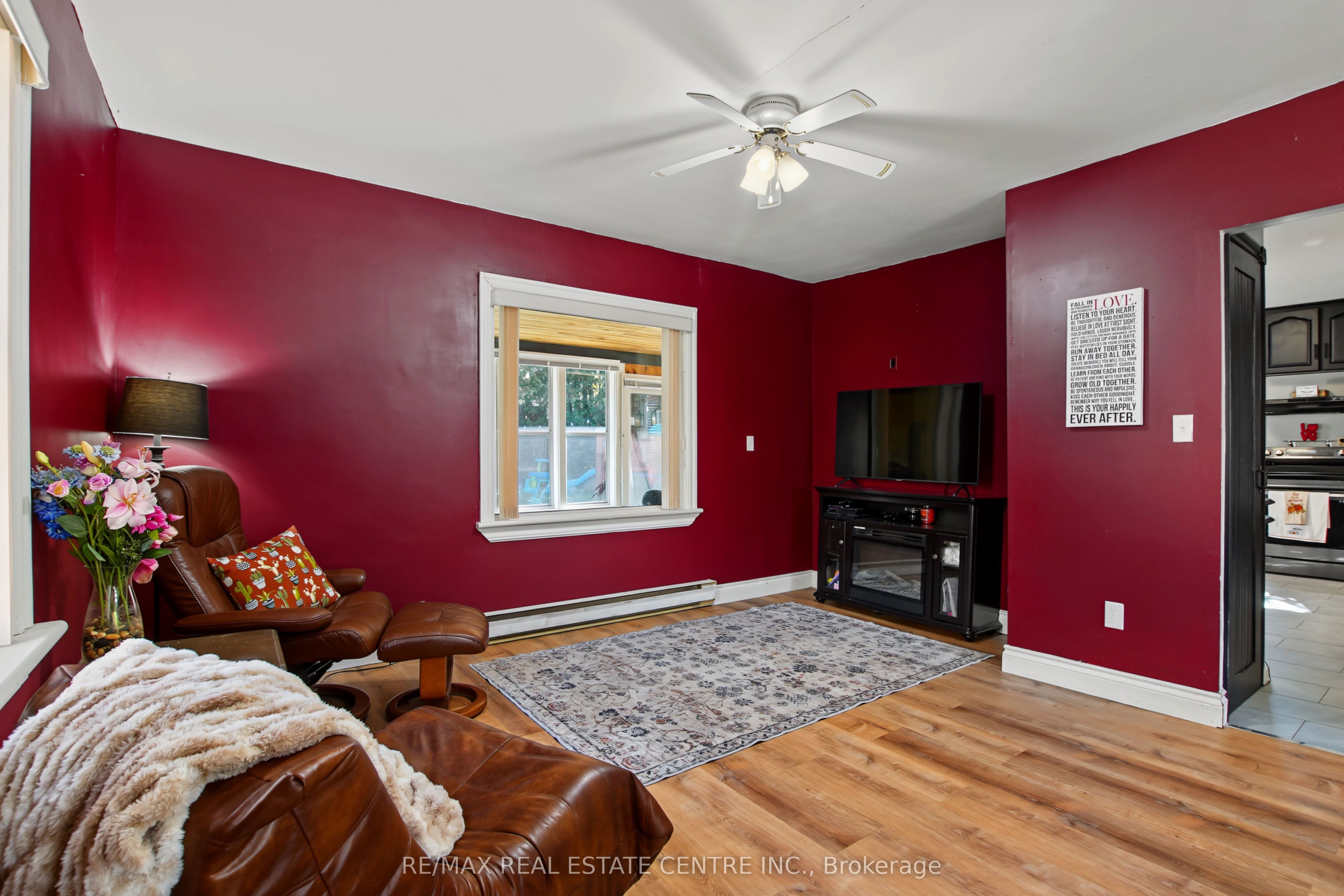215 Elgin Street S Property Photo 10
