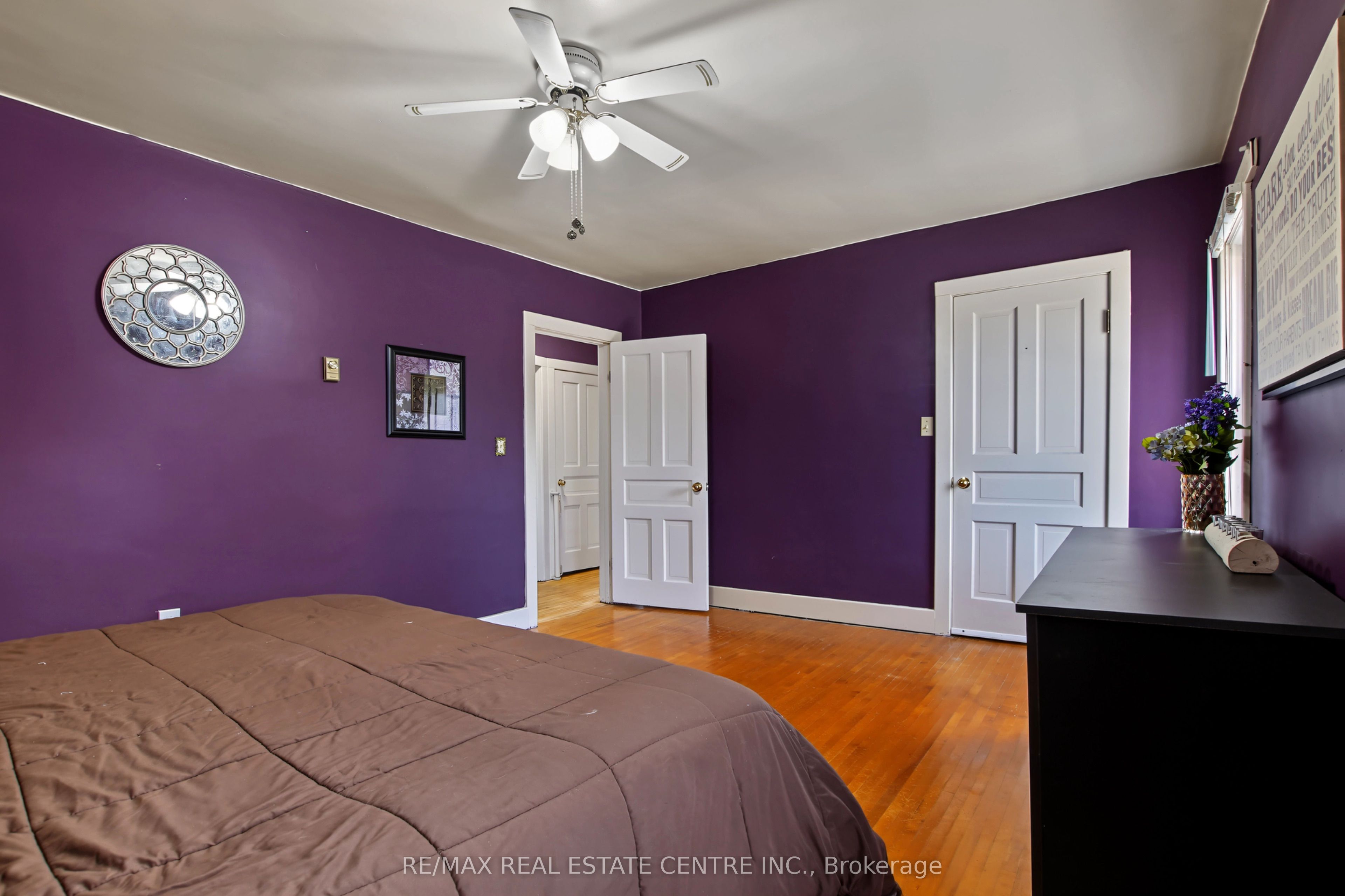 215 Elgin Street S Property Photo 23