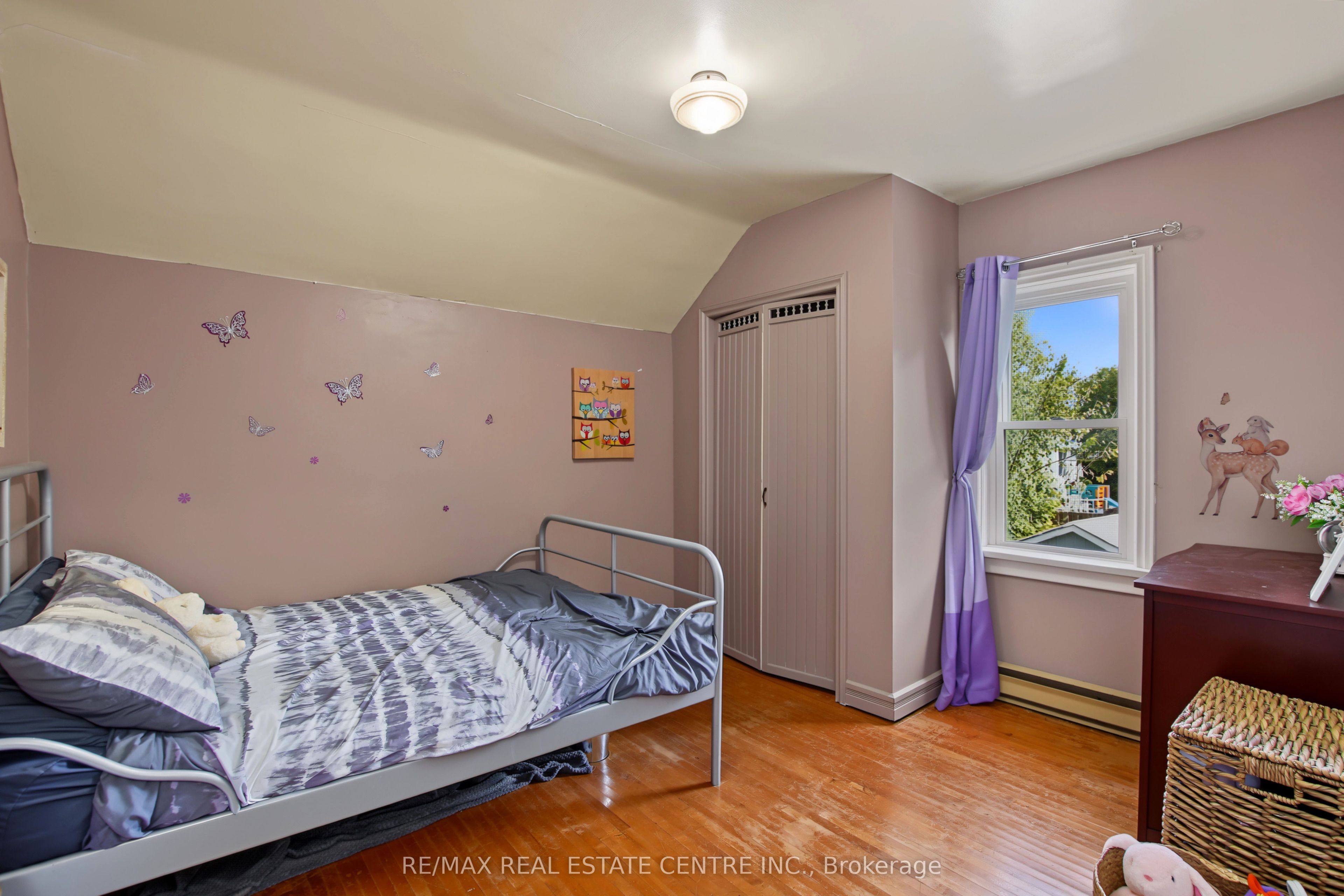 215 Elgin Street S Property Photo 24