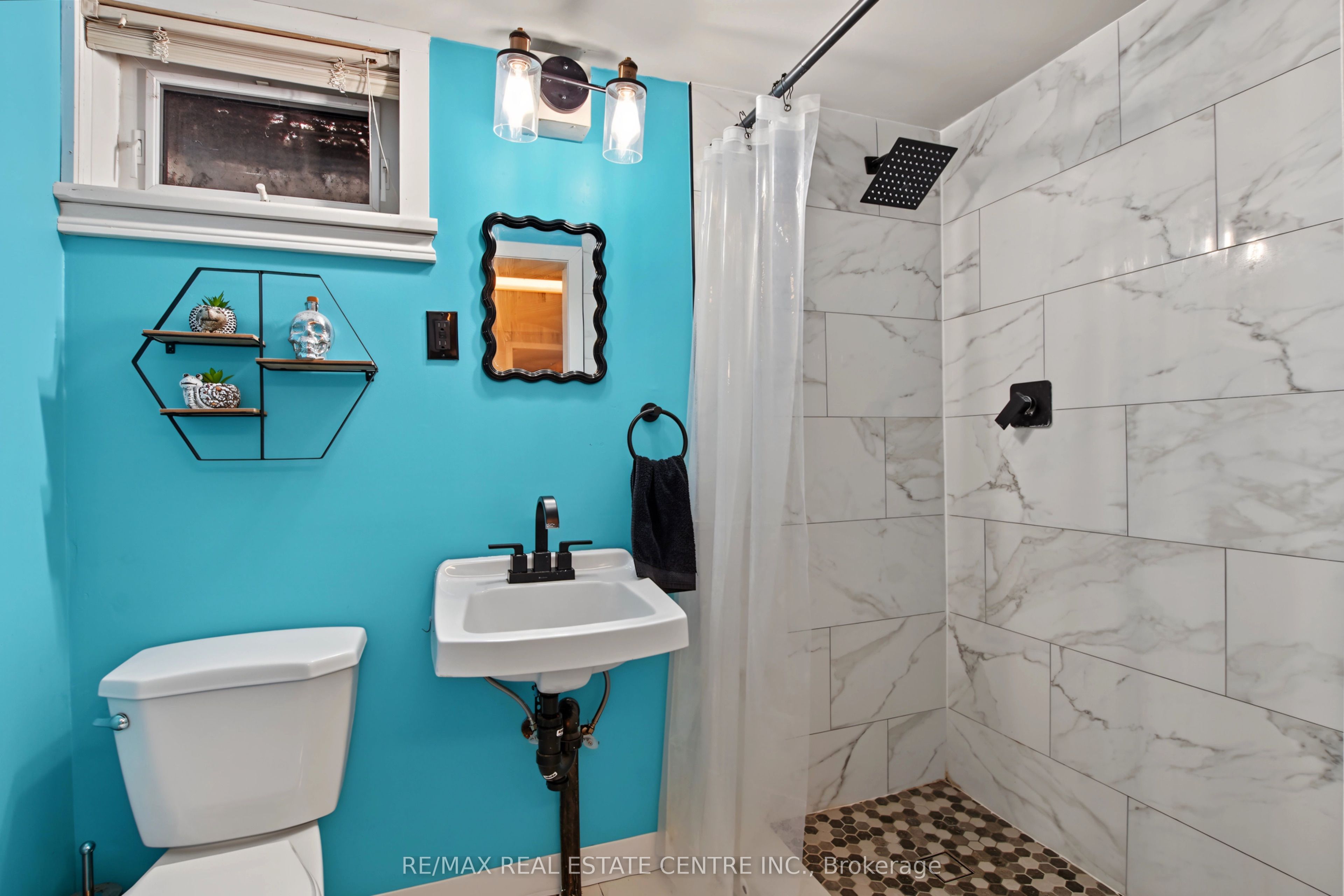 215 Elgin Street S Property Photo 32