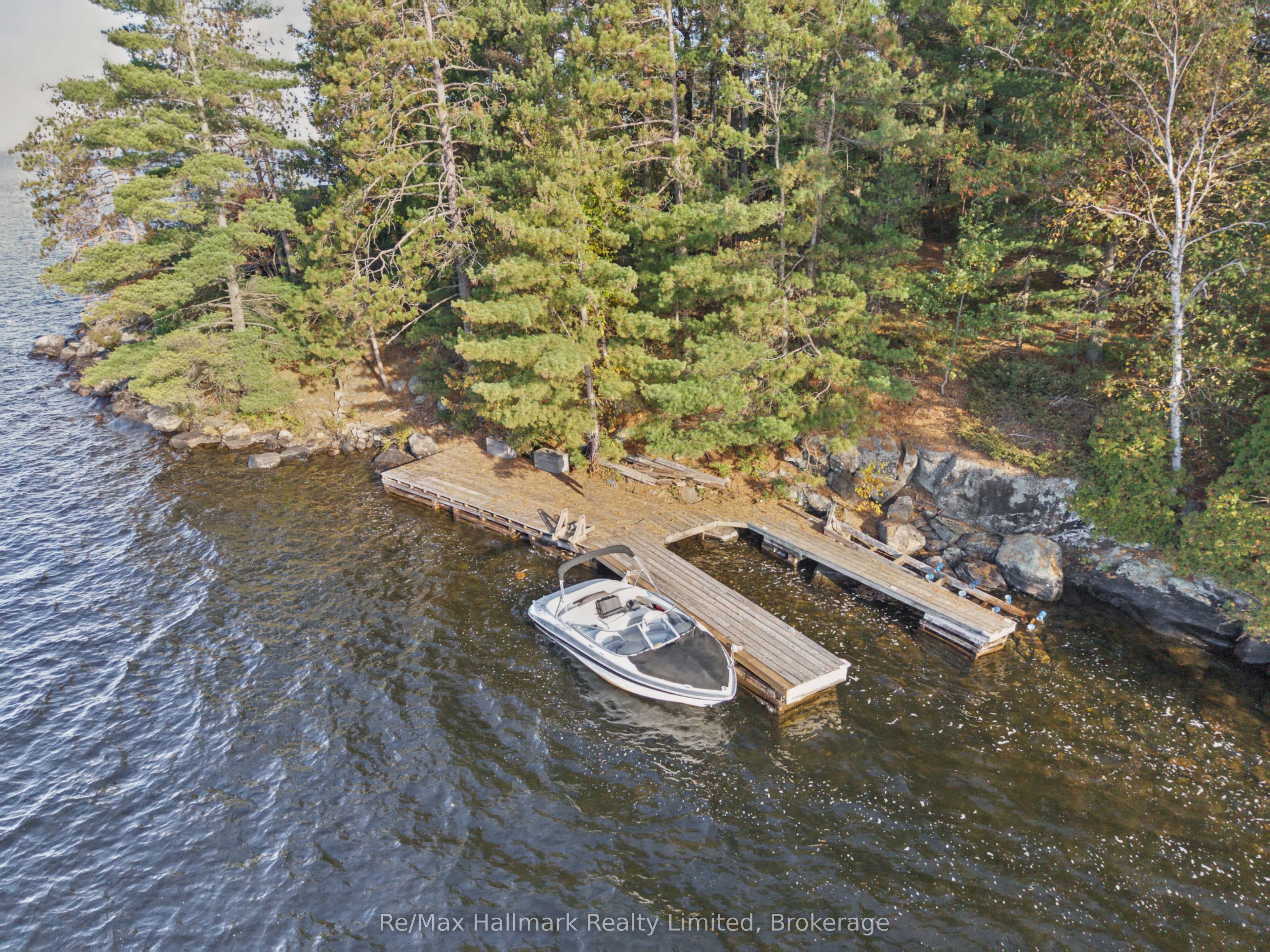 3 Island 20lm Island Property Photo 7