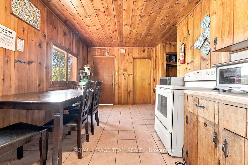662 Long Lake Road Property Photo 21
