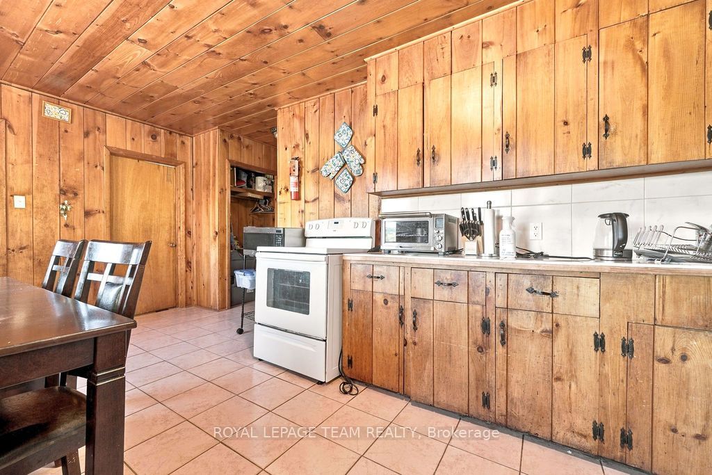 662 Long Lake Road Property Photo 22