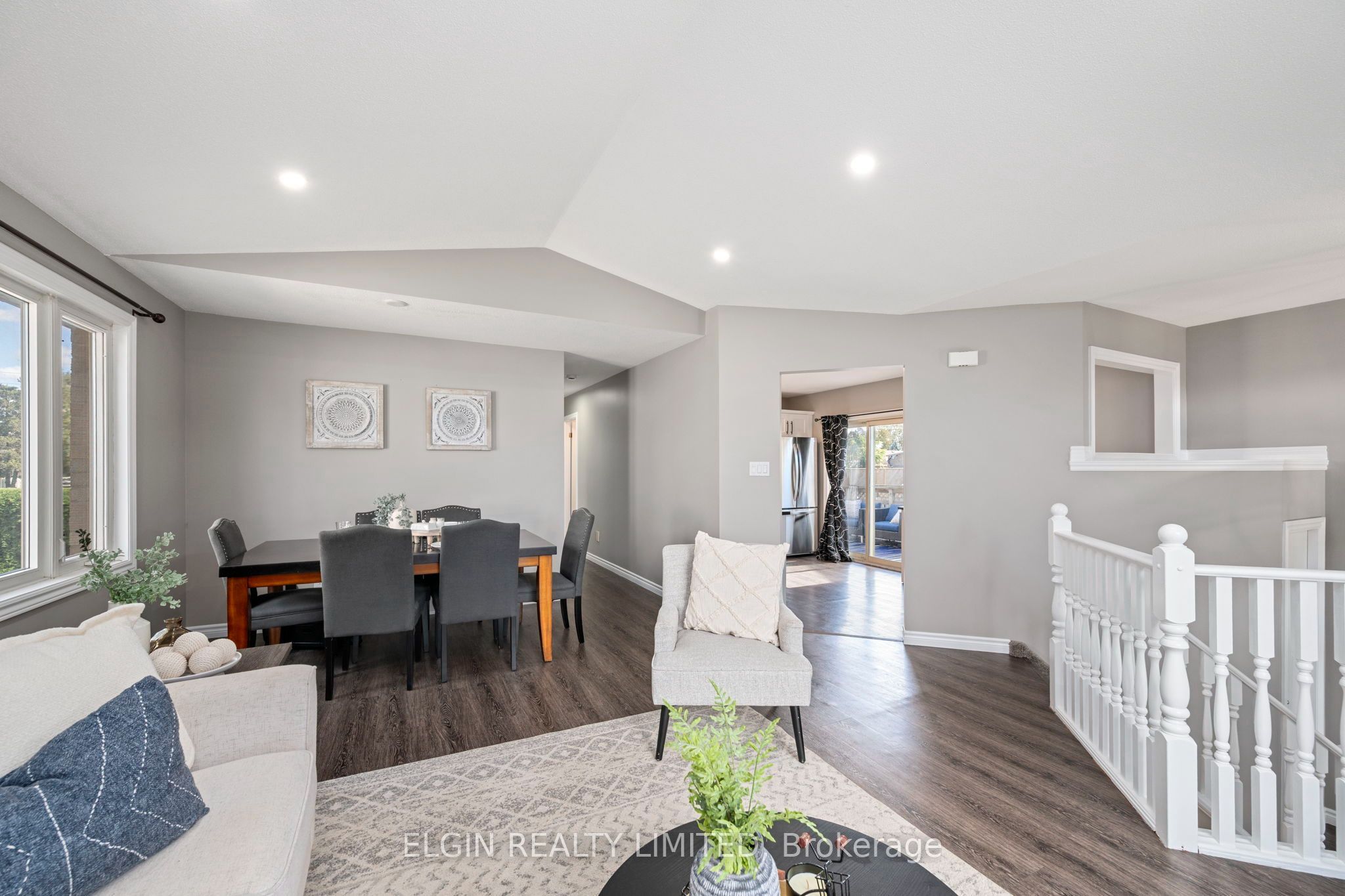 52 Oldewood Crescent Property Photo 7
