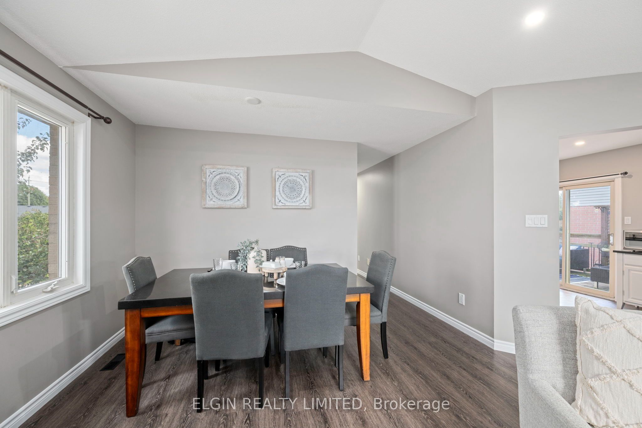 52 Oldewood Crescent Property Photo 8
