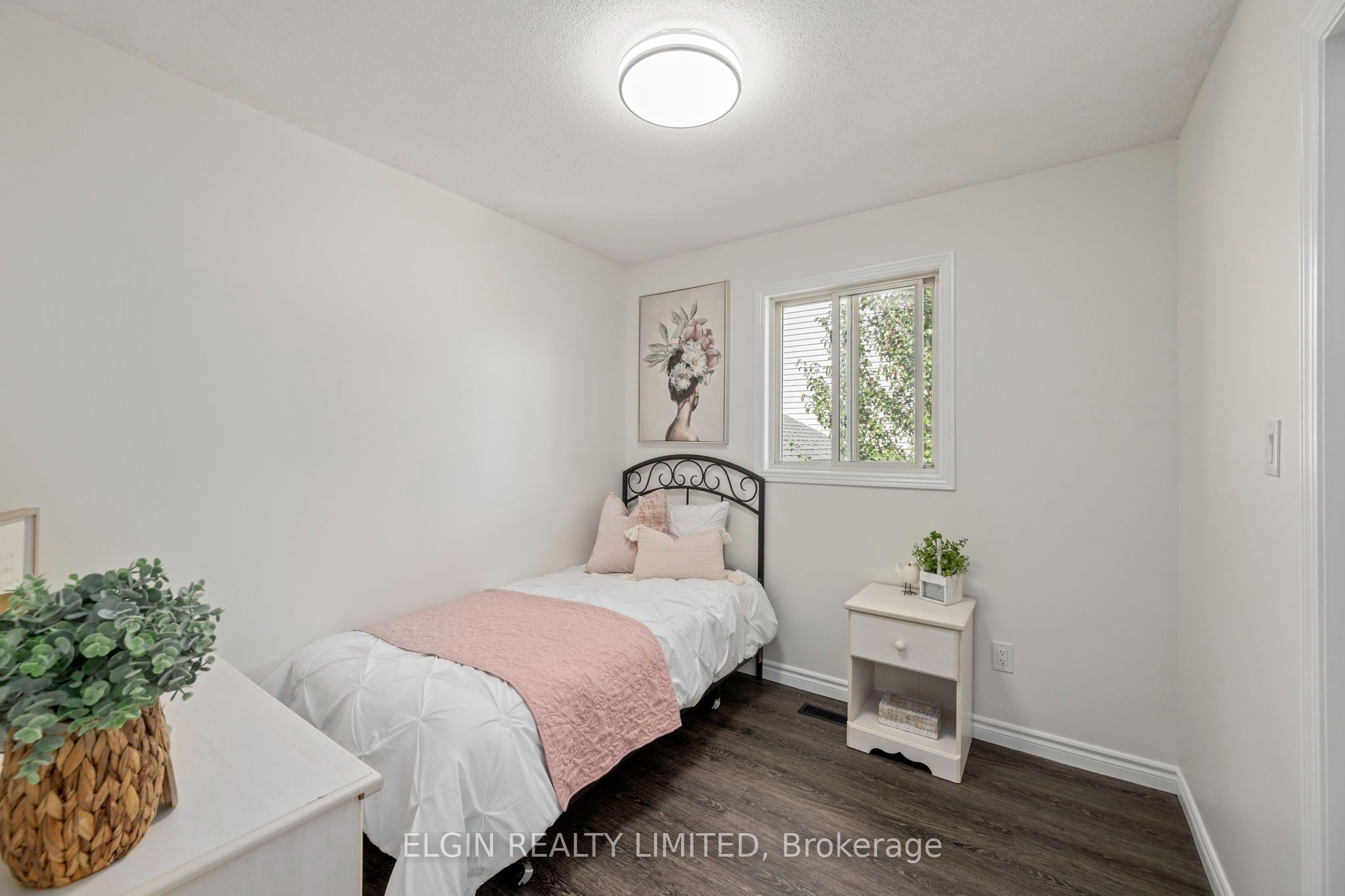 52 Oldewood Crescent Property Photo 11