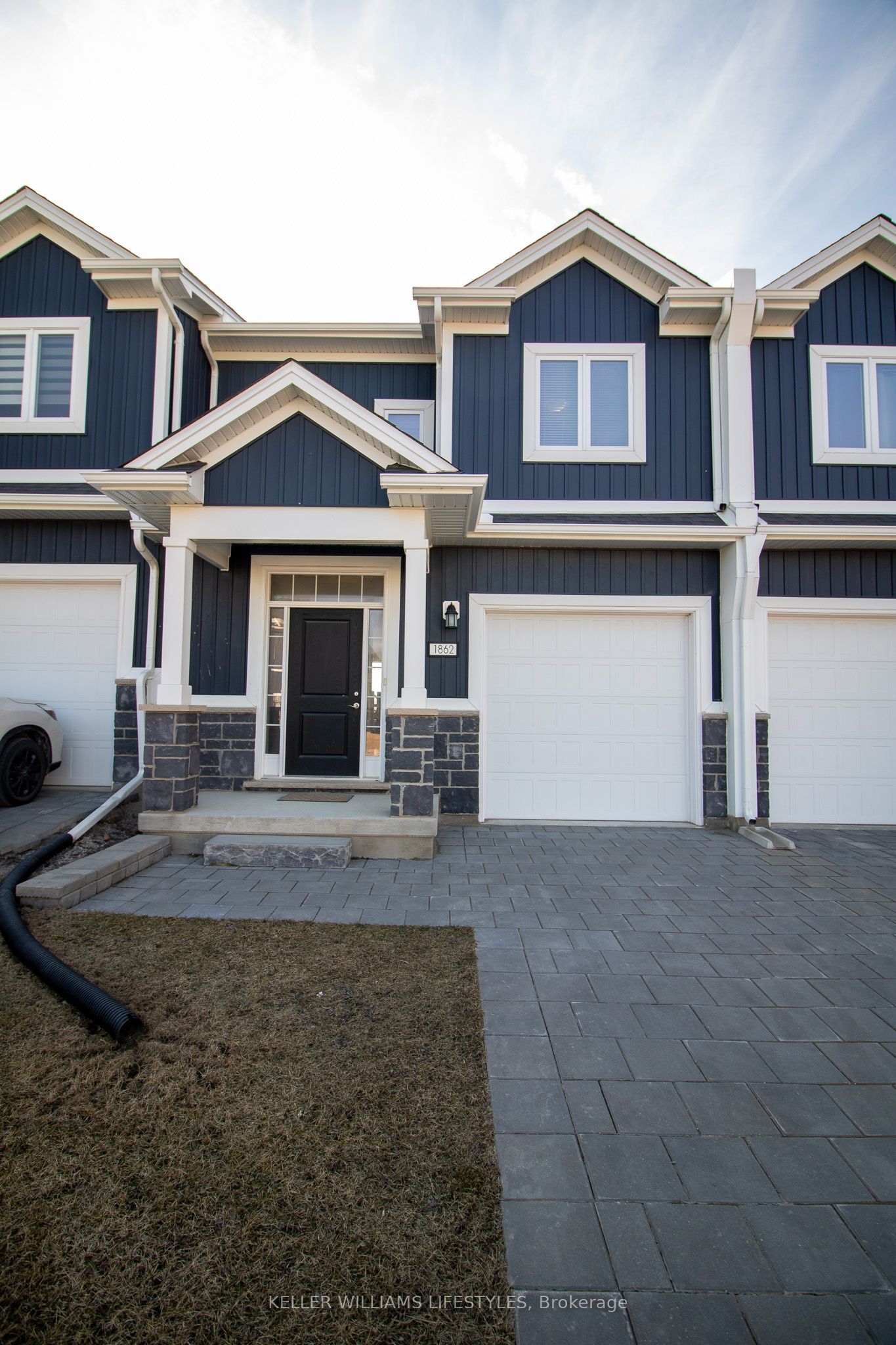 1866 Finley Crescent Property Photo 1