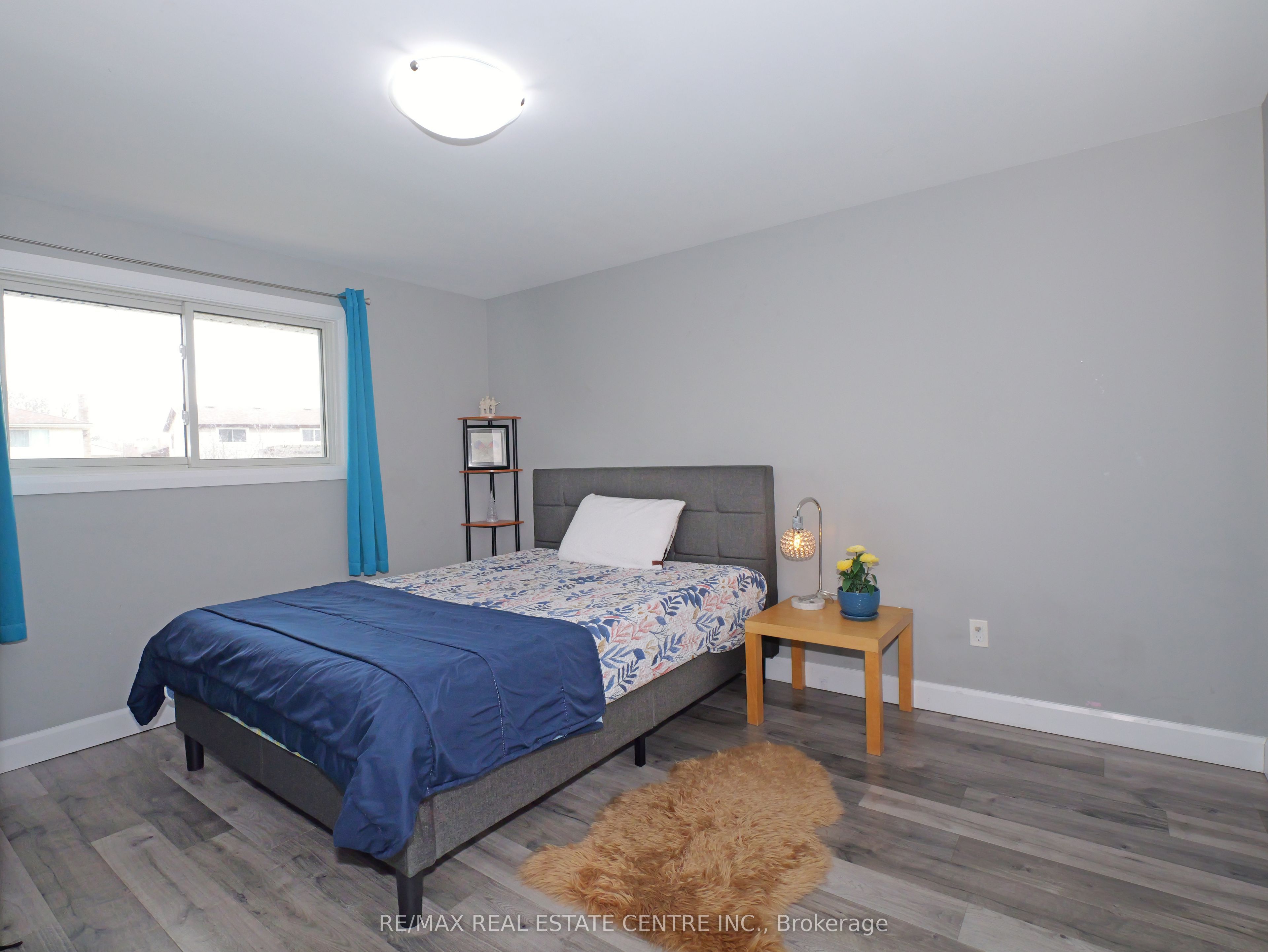 771 Monsarrat Avenue Property Photo 12