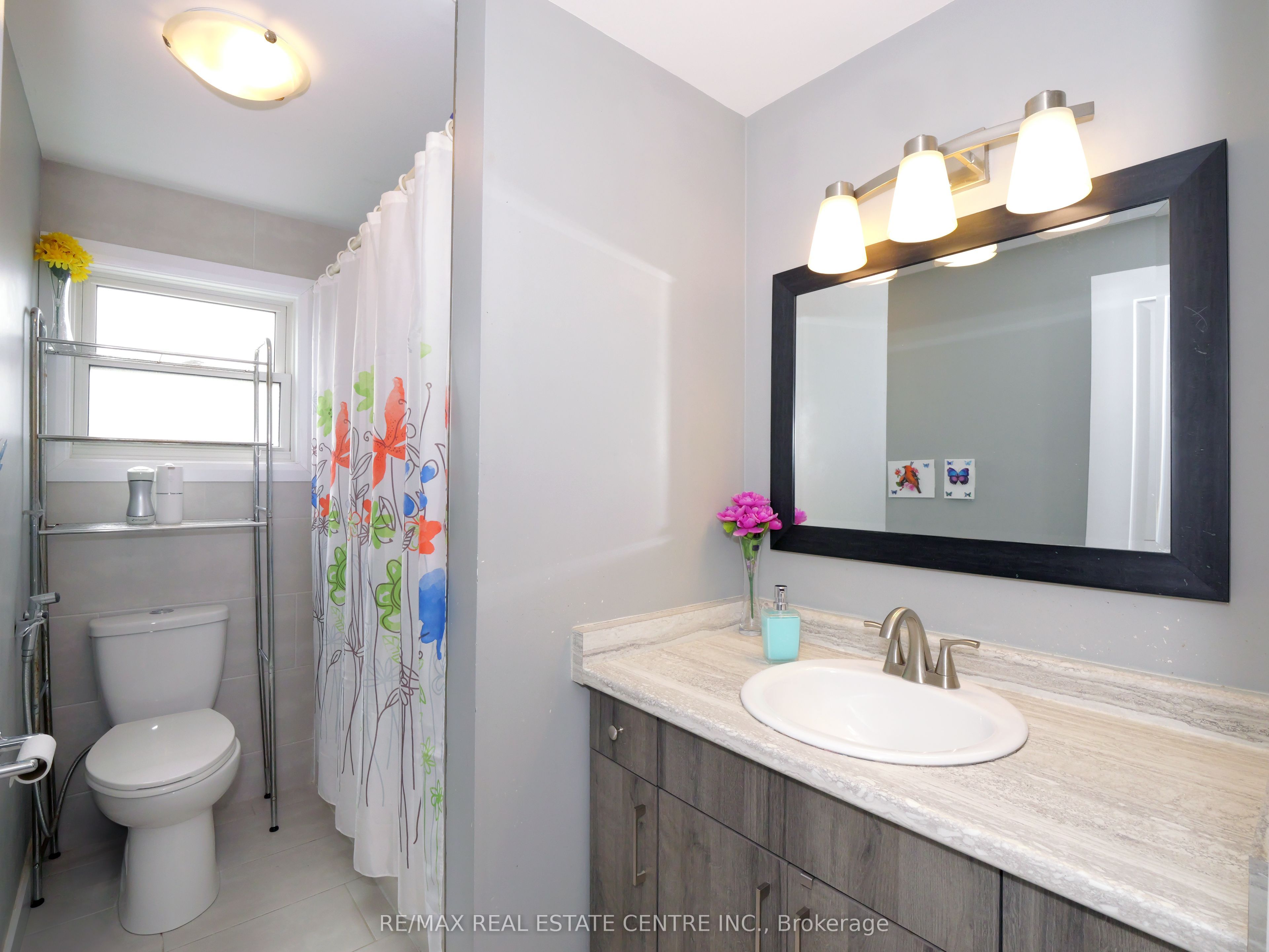 771 Monsarrat Avenue Property Photo 15