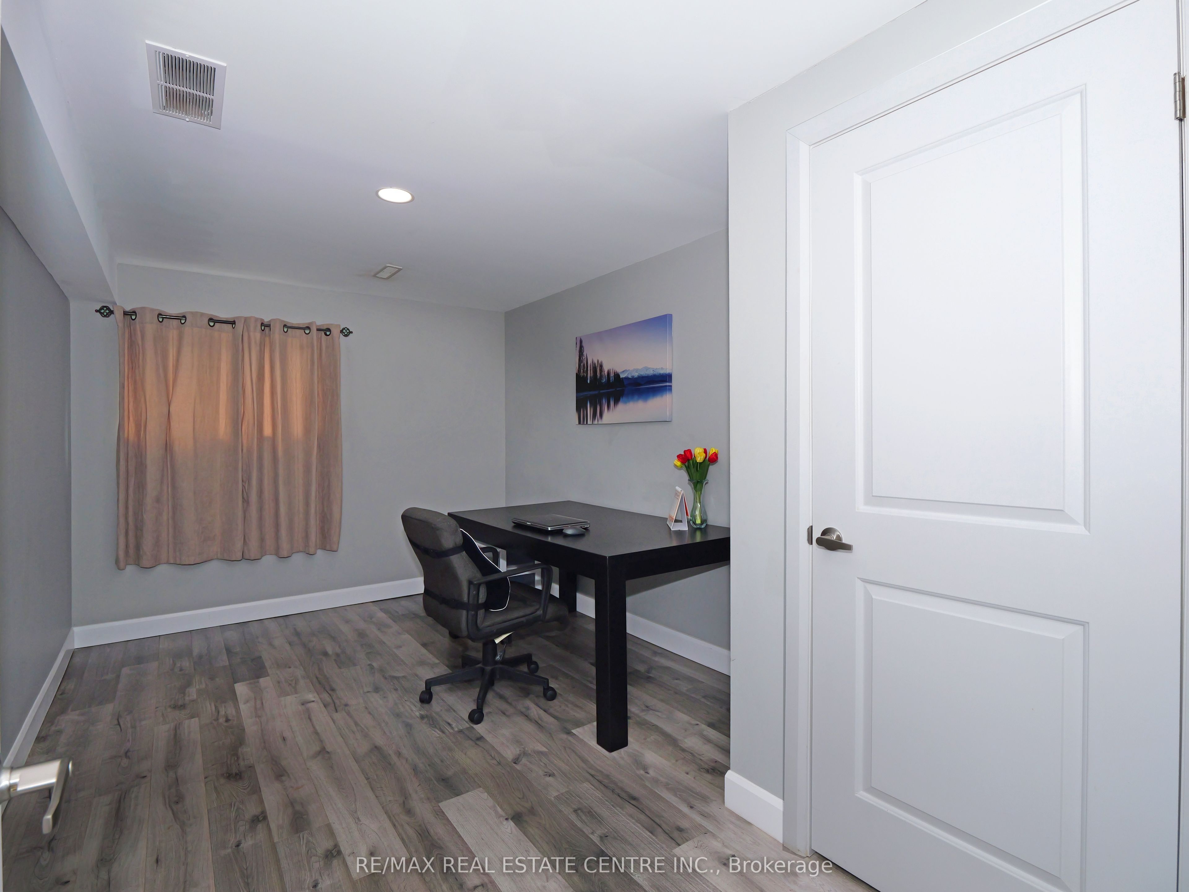 771 Monsarrat Avenue Property Photo 19