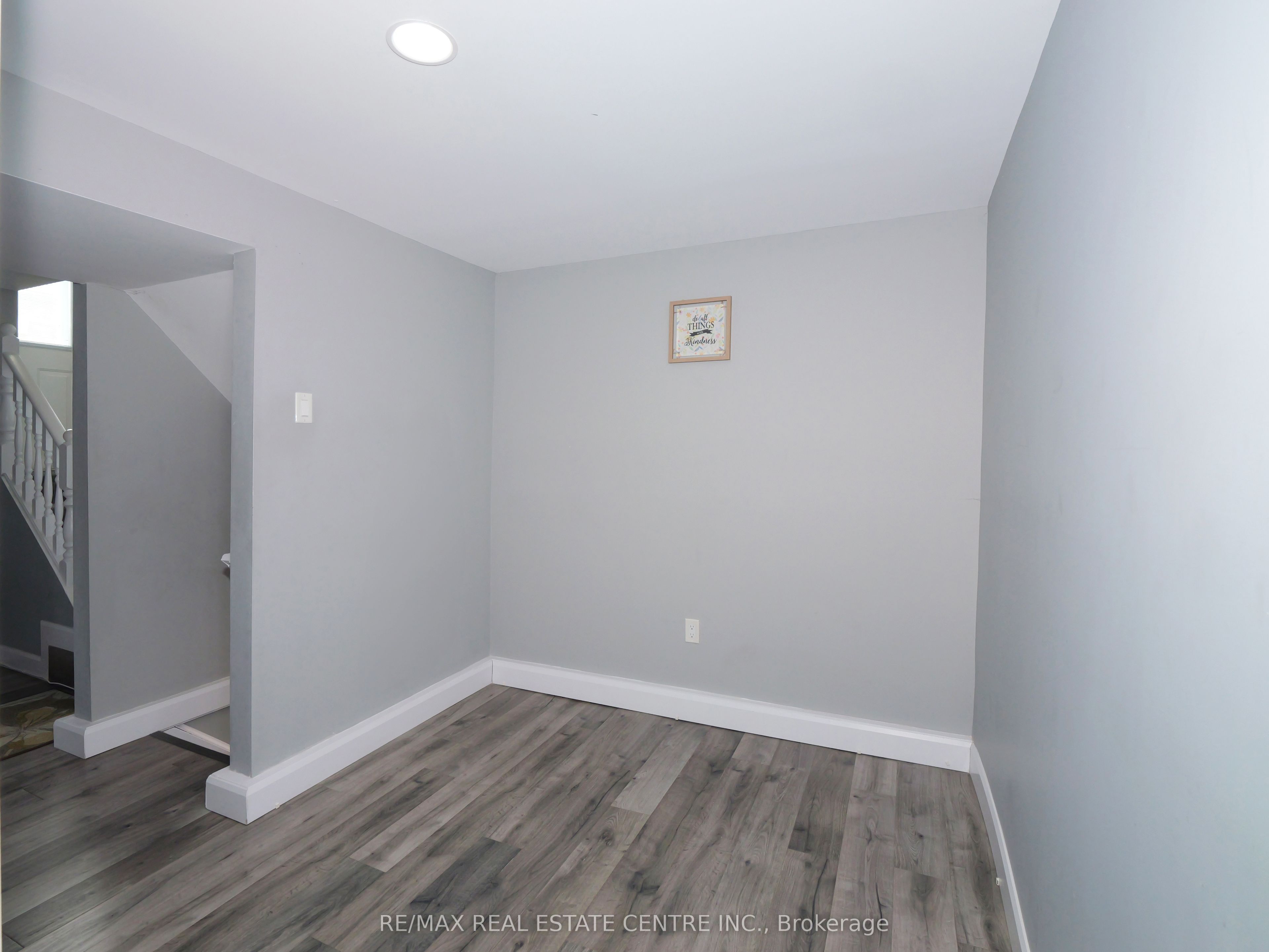771 Monsarrat Avenue Property Photo 22