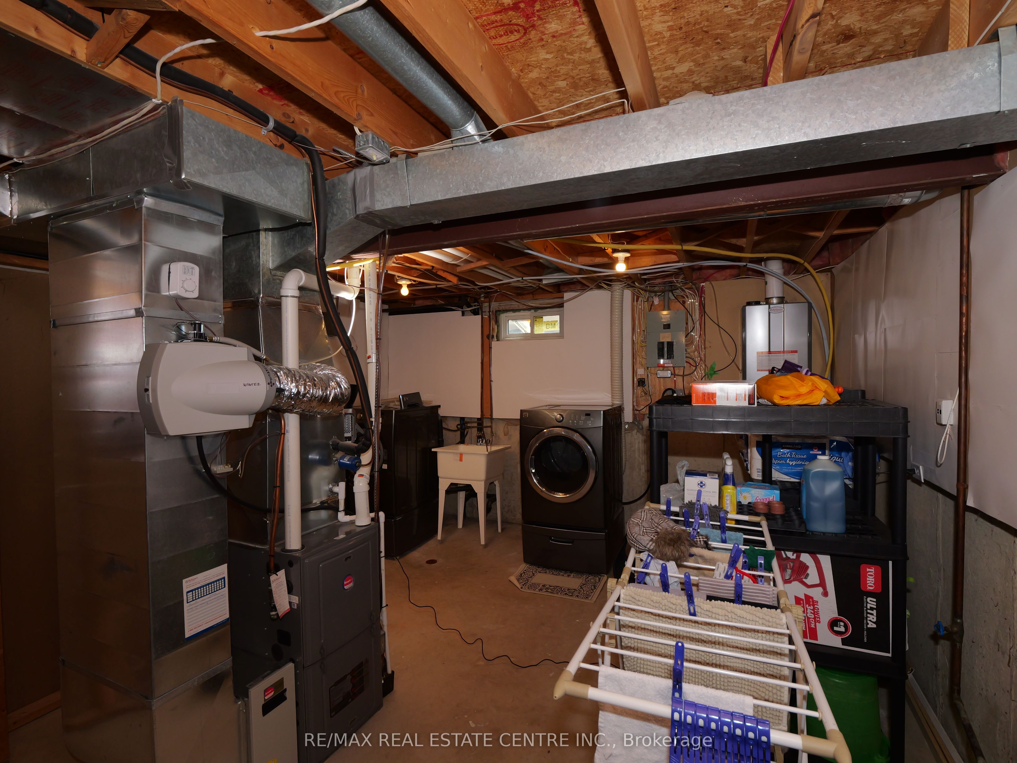771 Monsarrat Avenue Property Photo 24