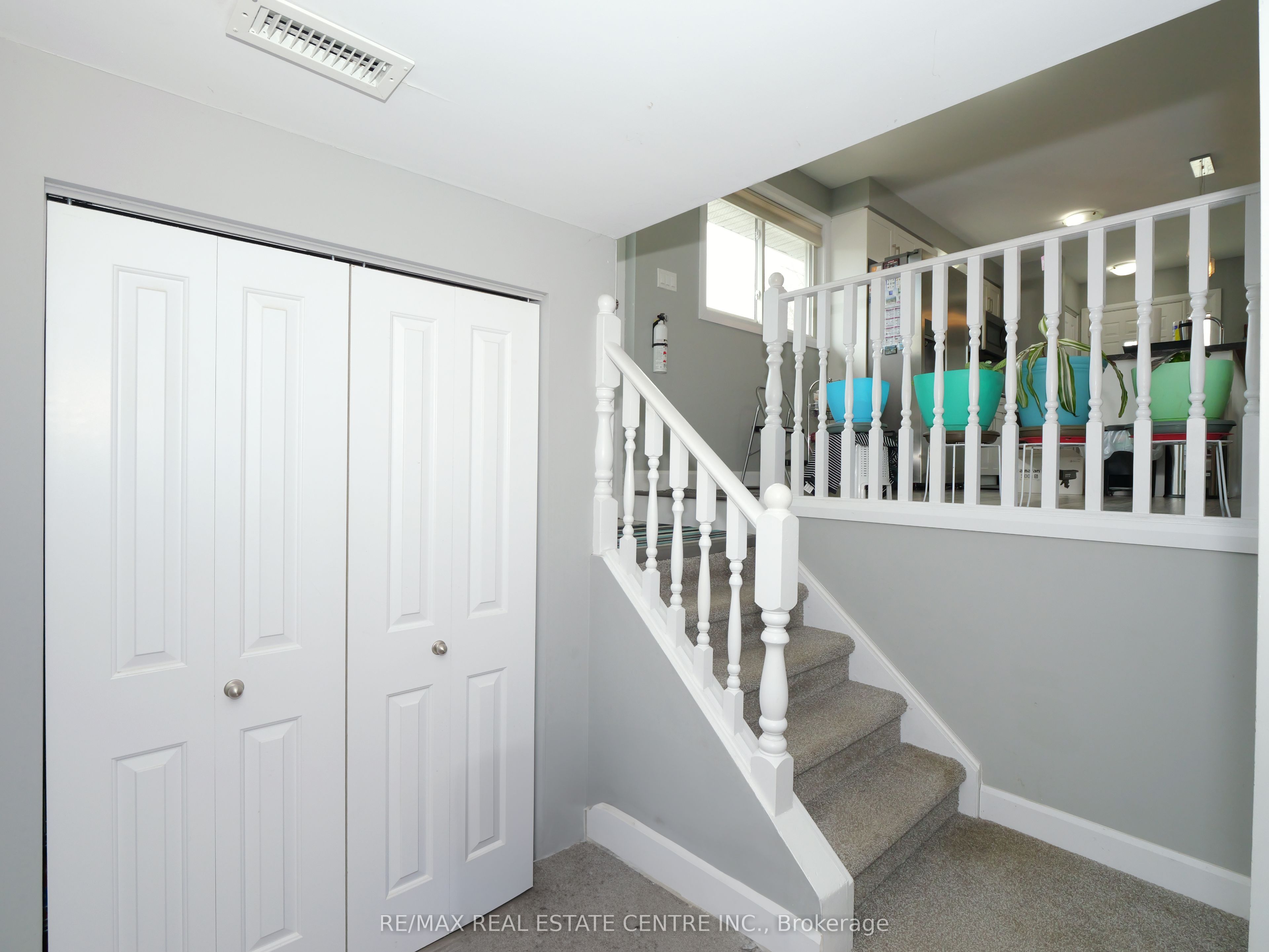771 Monsarrat Avenue Property Photo 28