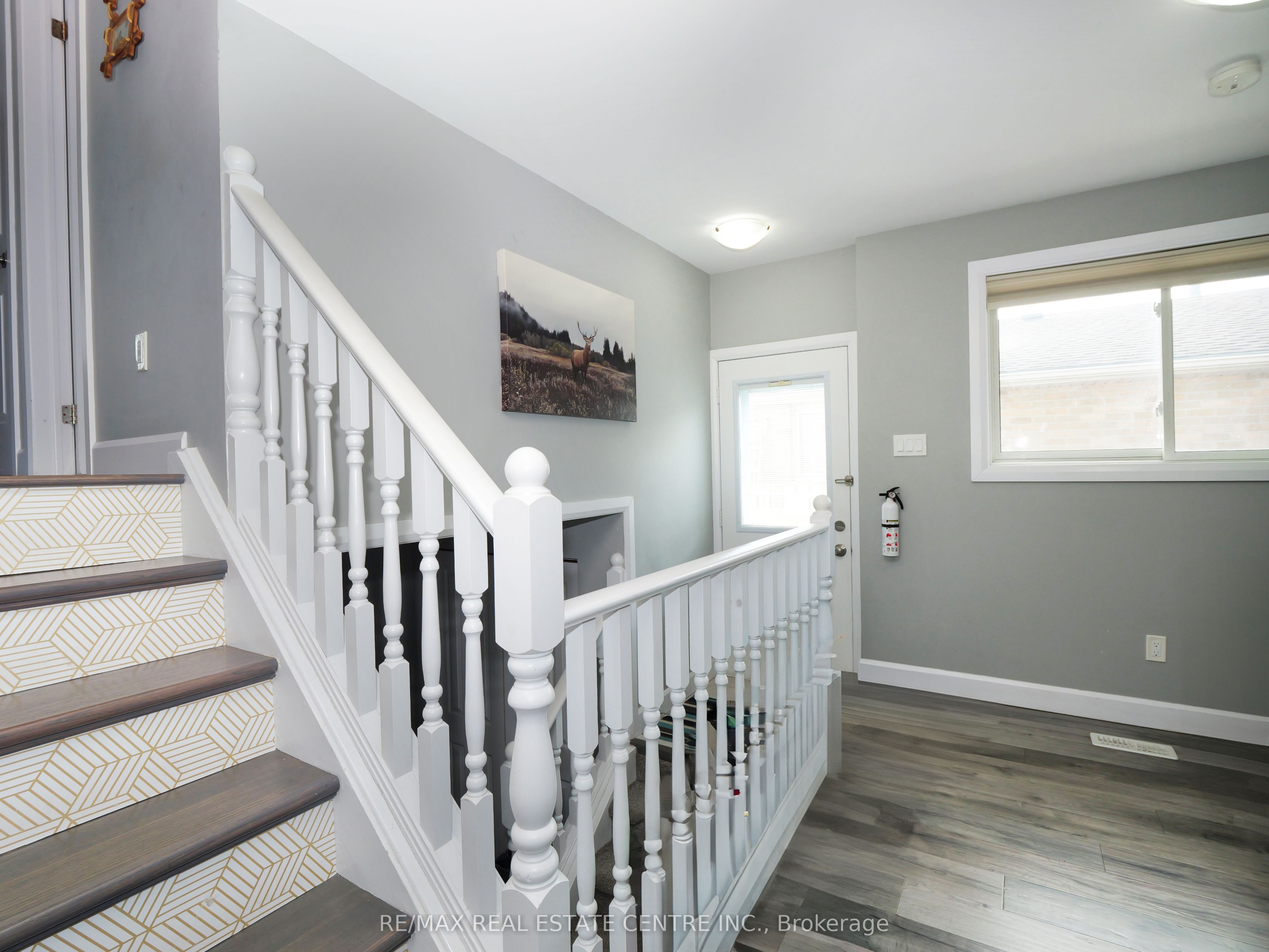 771 Monsarrat Avenue Property Photo 29