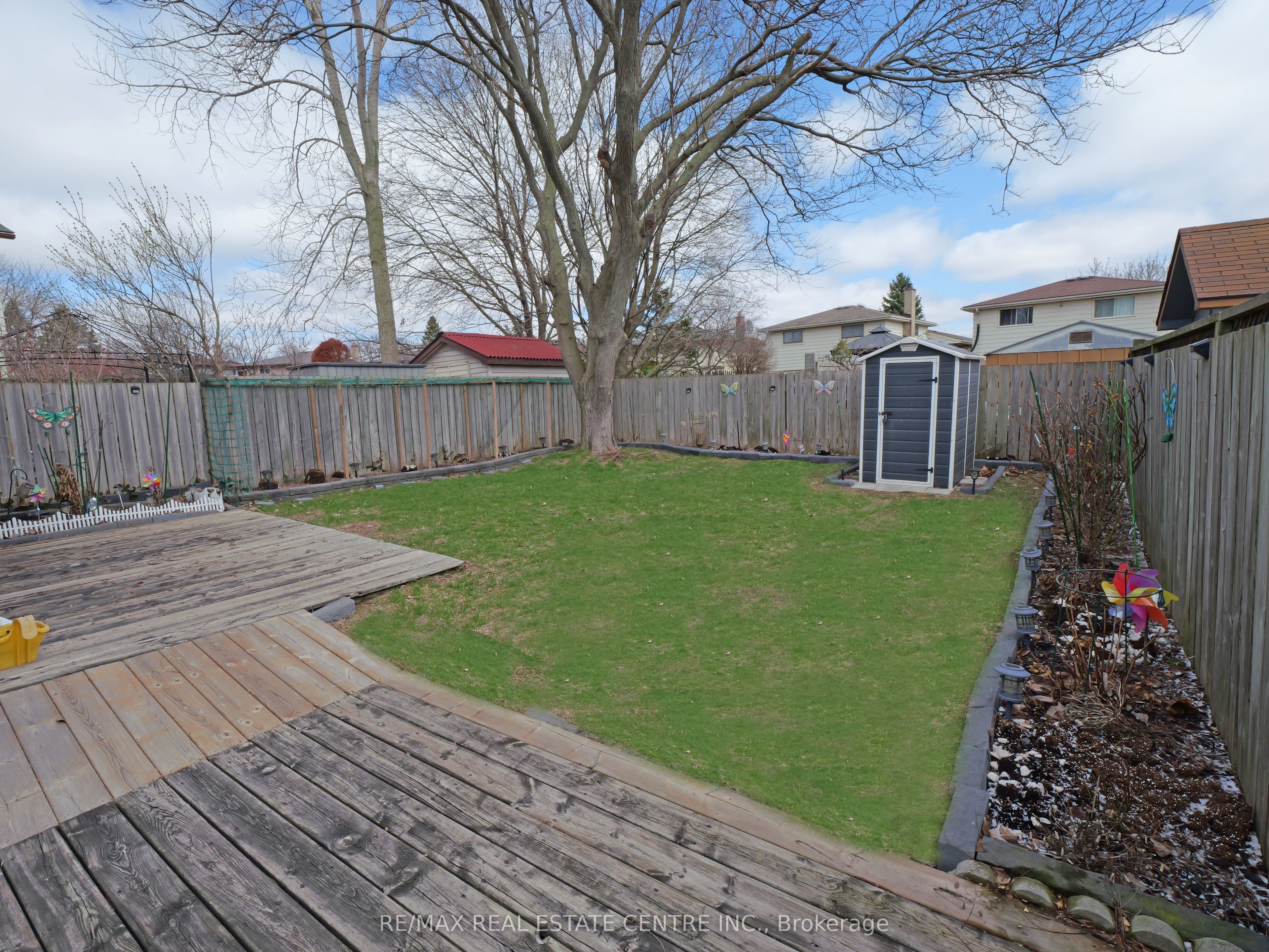 771 Monsarrat Avenue Property Photo 32