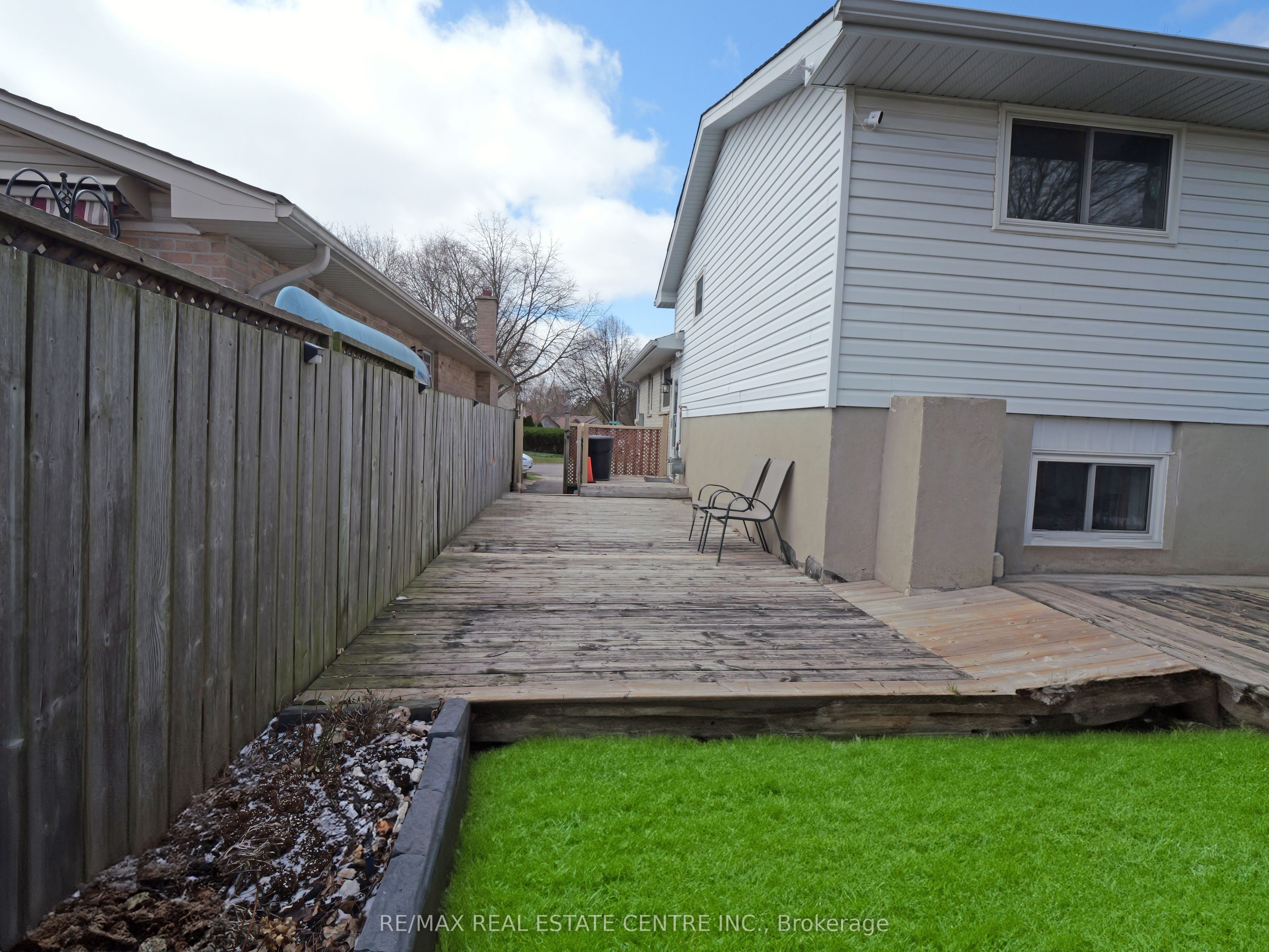 771 Monsarrat Avenue Property Photo 34