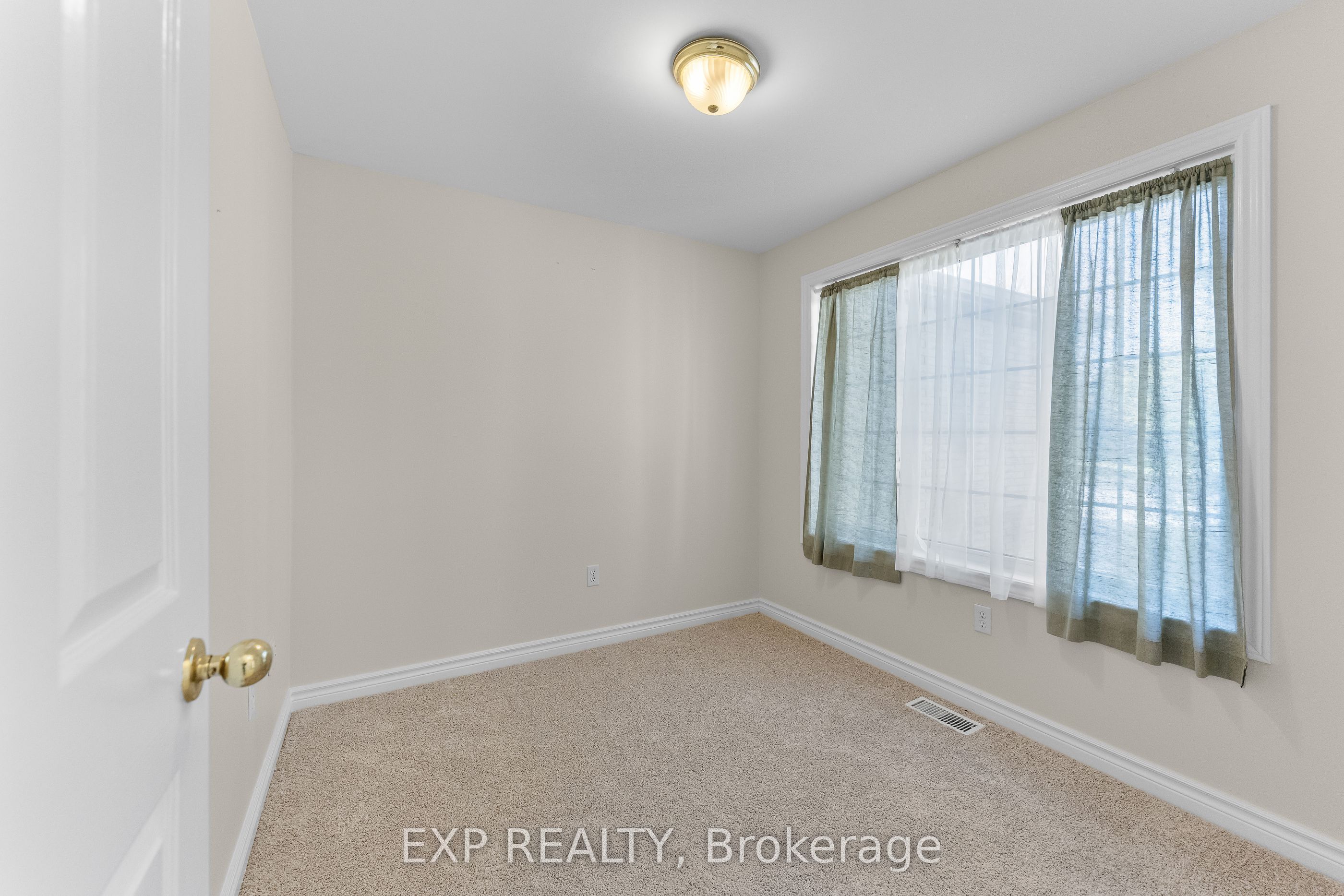 36 Virginia Street Property Photo 9