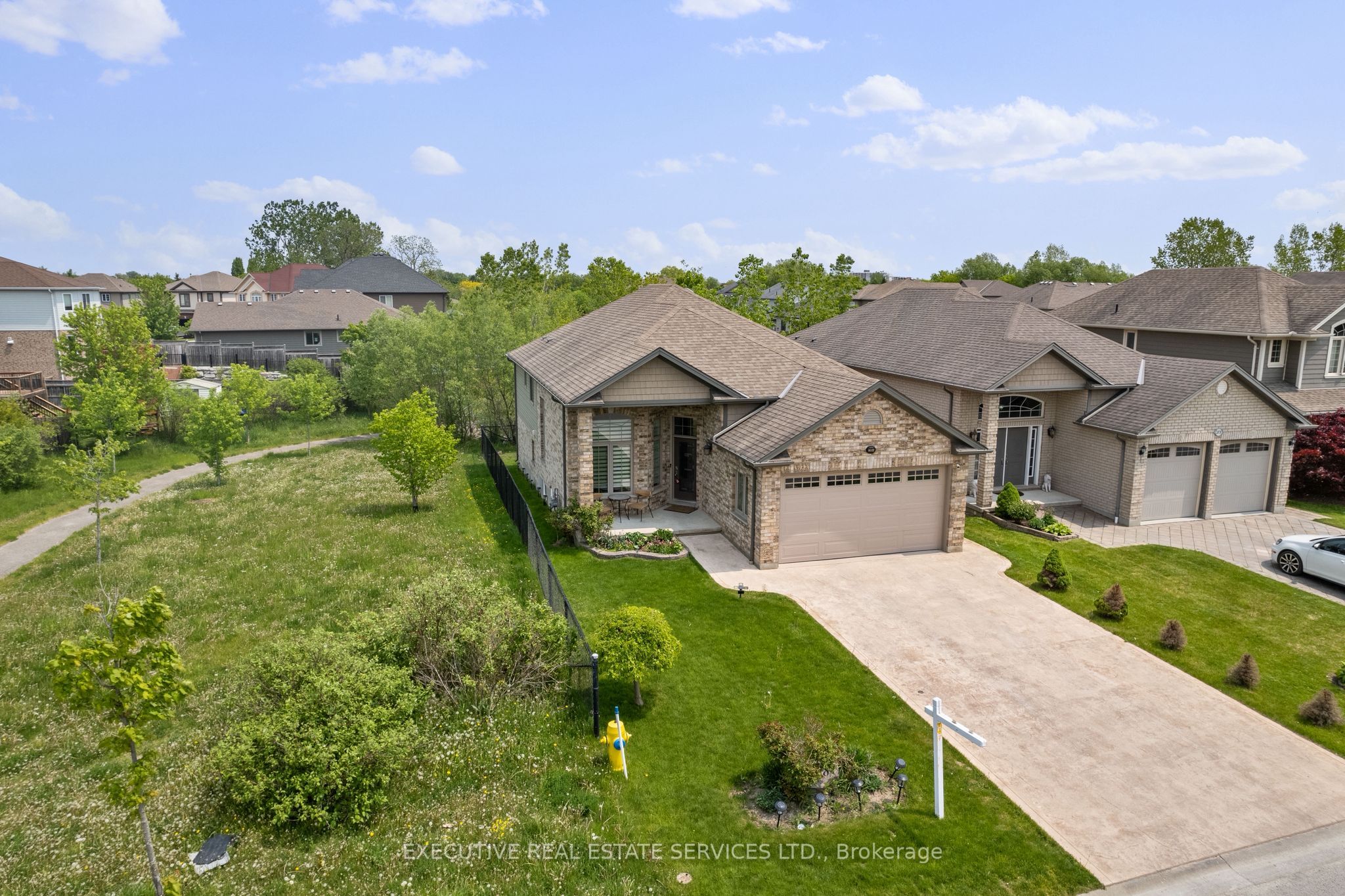 2884 Devon Road Property Photo 5