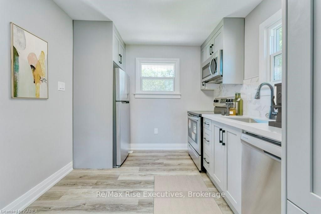 1640 Mary Street Property Photo 8