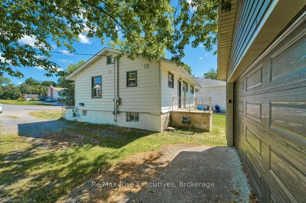 1640 Mary Street Property Photo 28