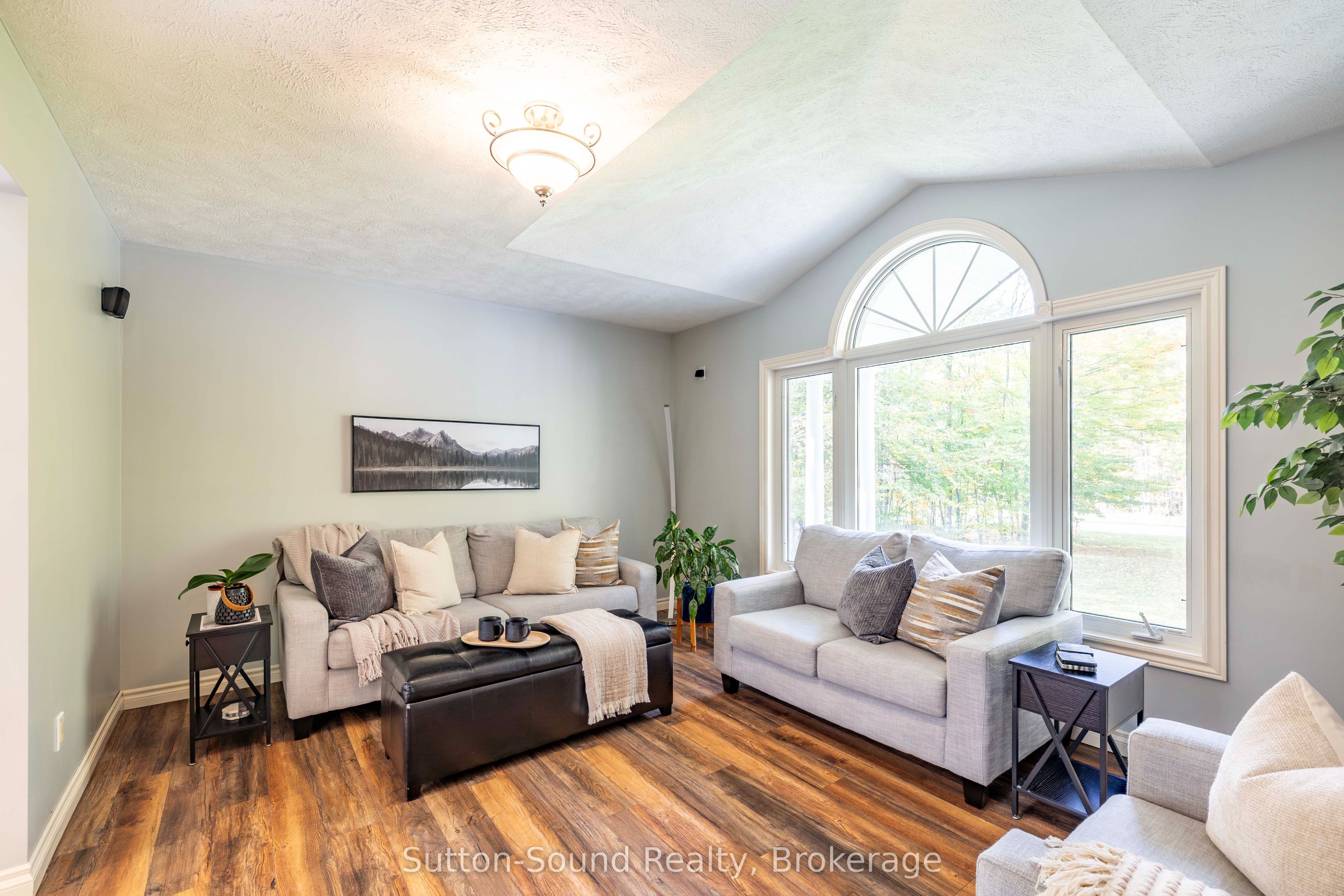 143712 15 Side Road Property Photo 9