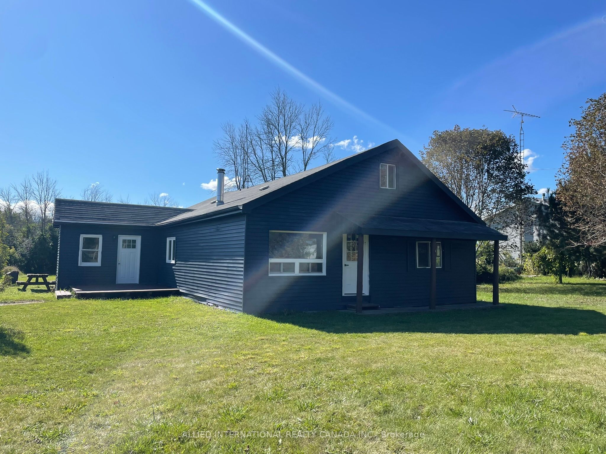 537 Burr Road Property Photo 1