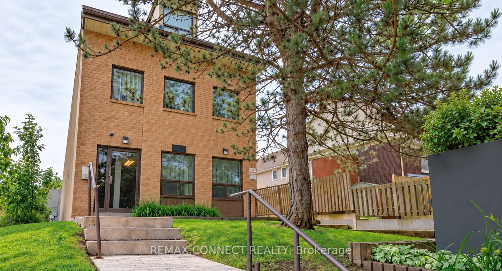 4872 Valley Way 303 Property Photo 1