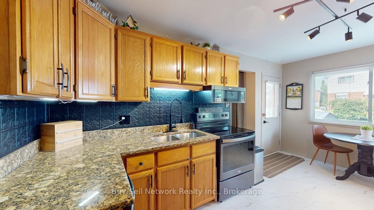 2255 Denure Drive Property Photo 5