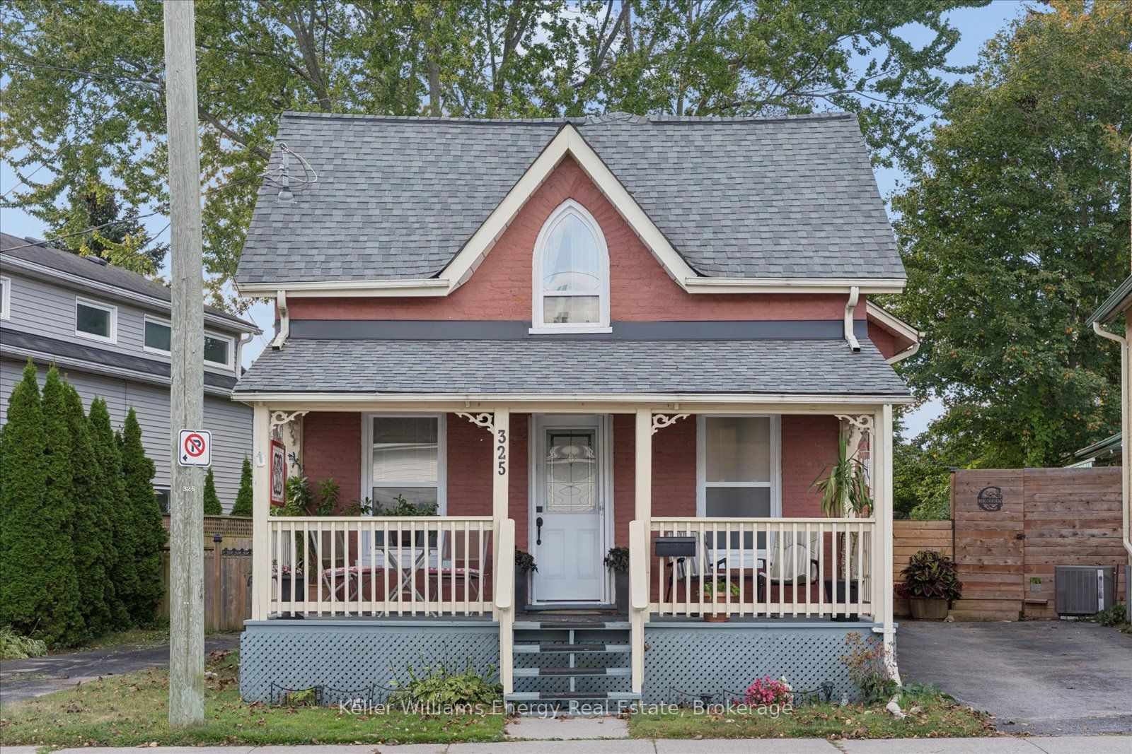 325 Ball Street Property Photo 1