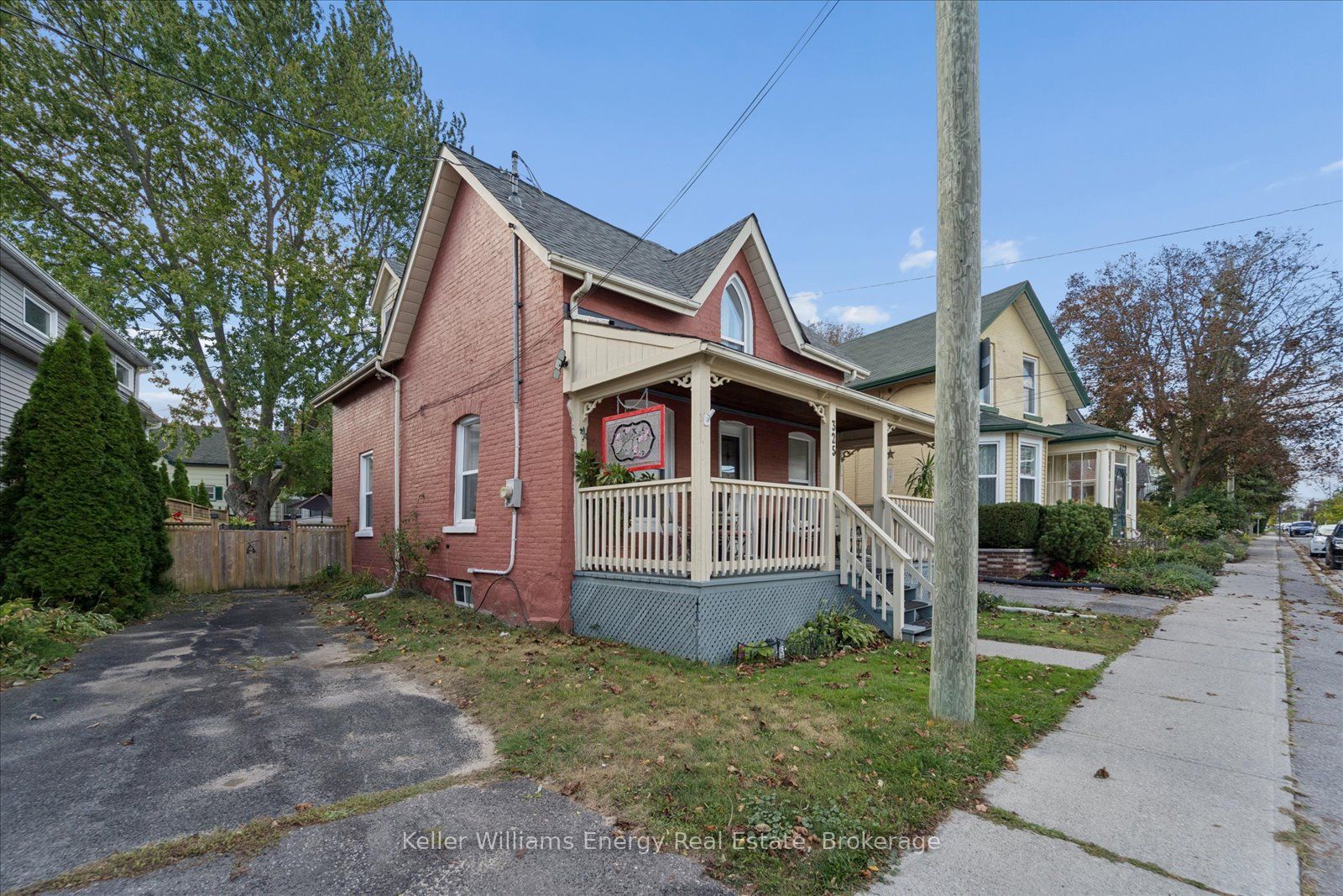 325 Ball Street Property Photo 2