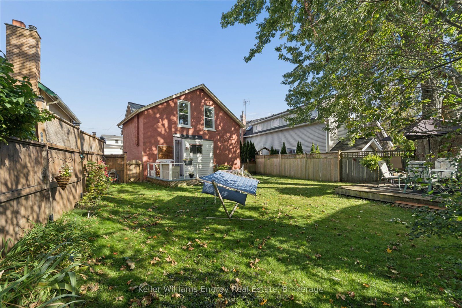325 Ball Street Property Photo 3