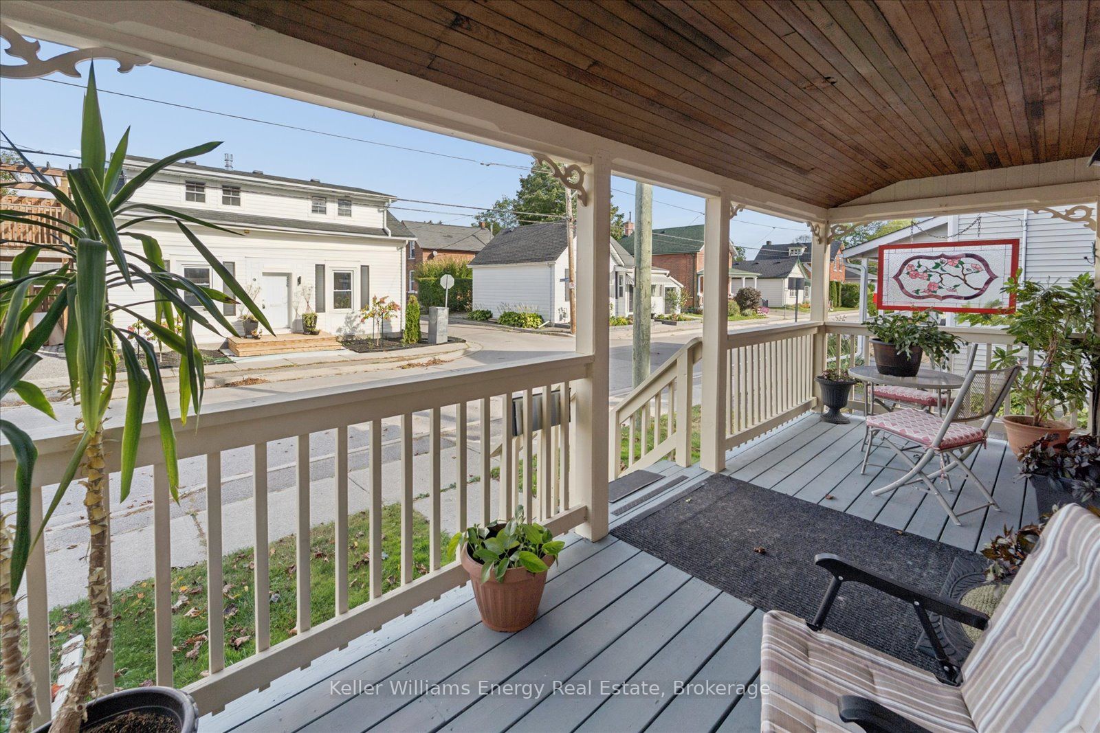 325 Ball Street Property Photo 4