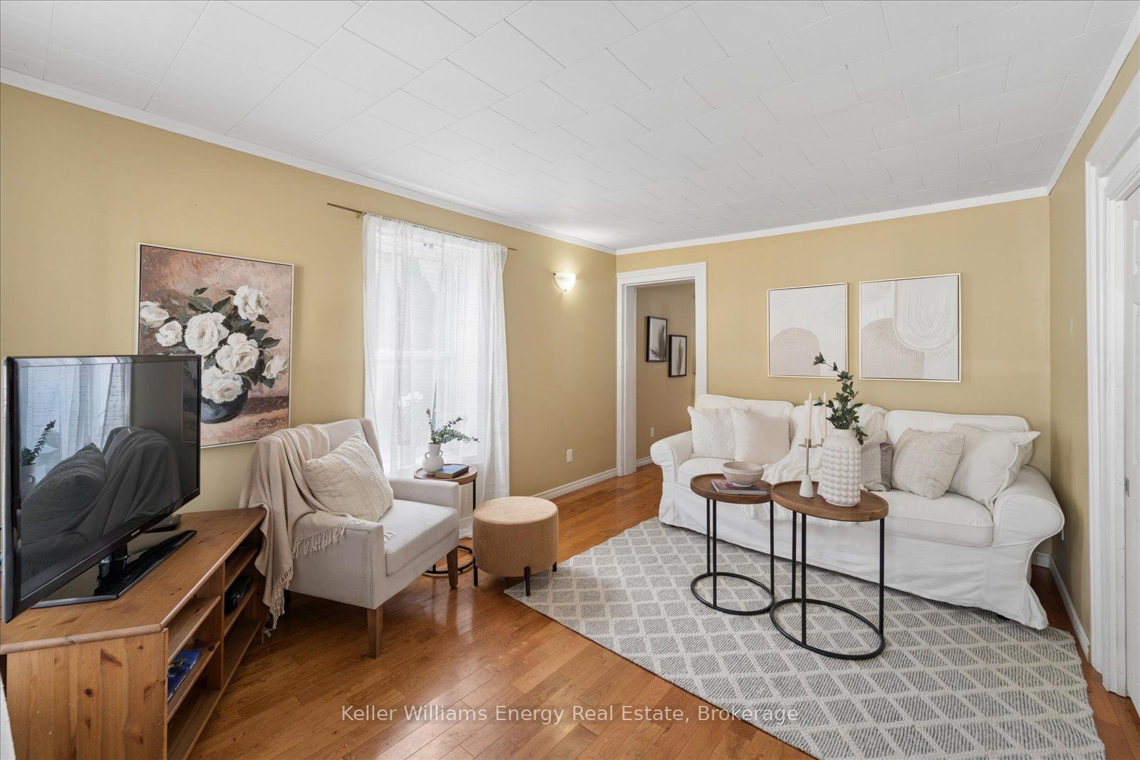 325 Ball Street Property Photo 7