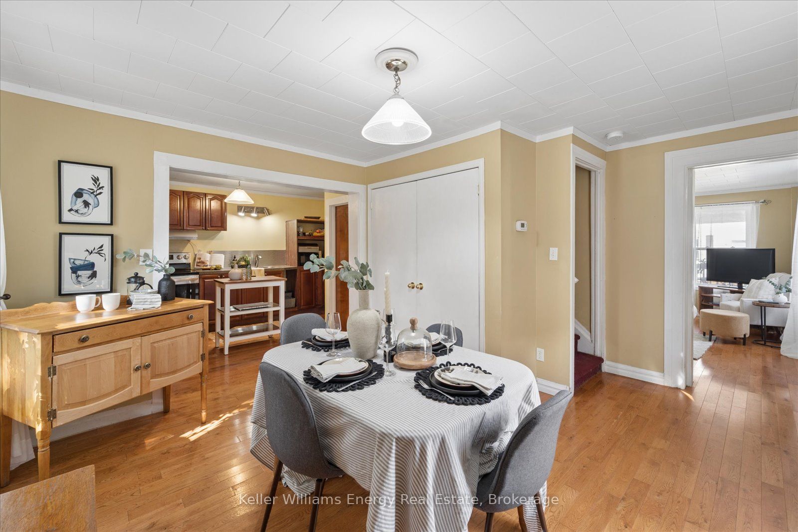 325 Ball Street Property Photo 13
