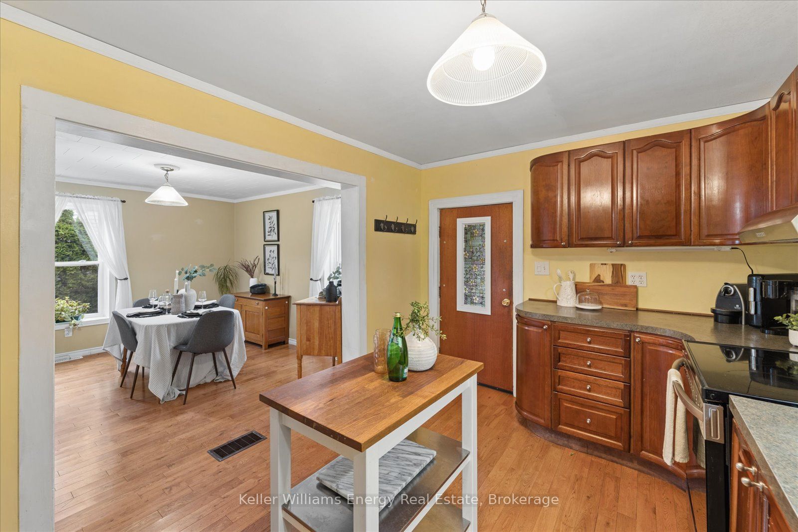 325 Ball Street Property Photo 19