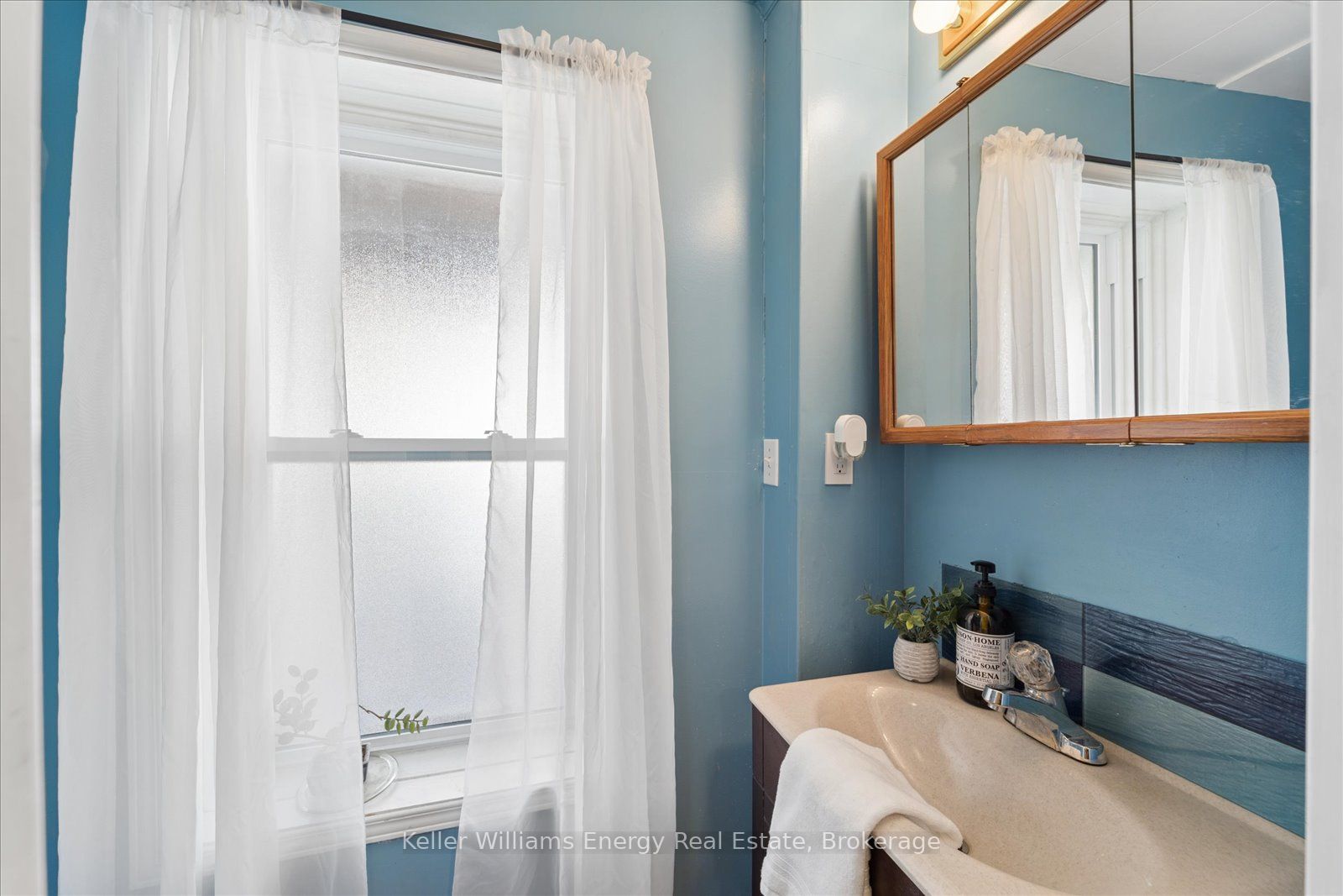 325 Ball Street Property Photo 20