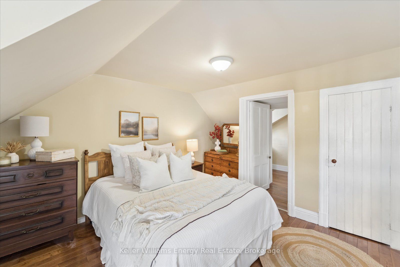 325 Ball Street Property Photo 25