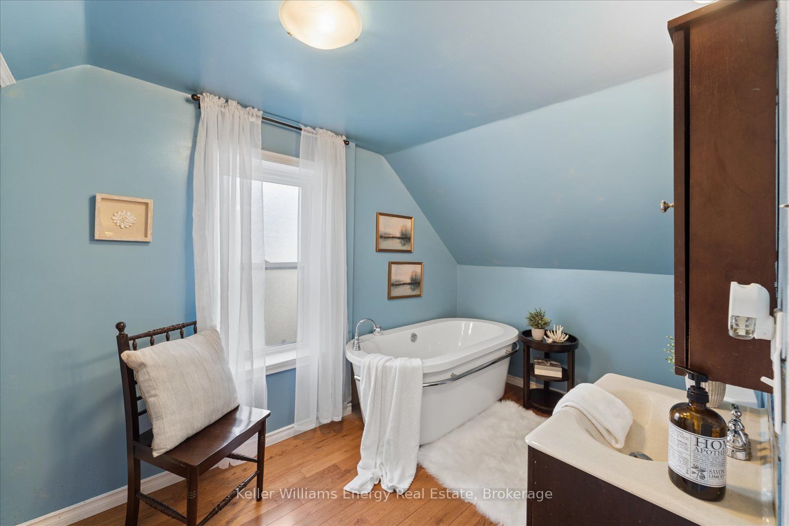 325 Ball Street Property Photo 27