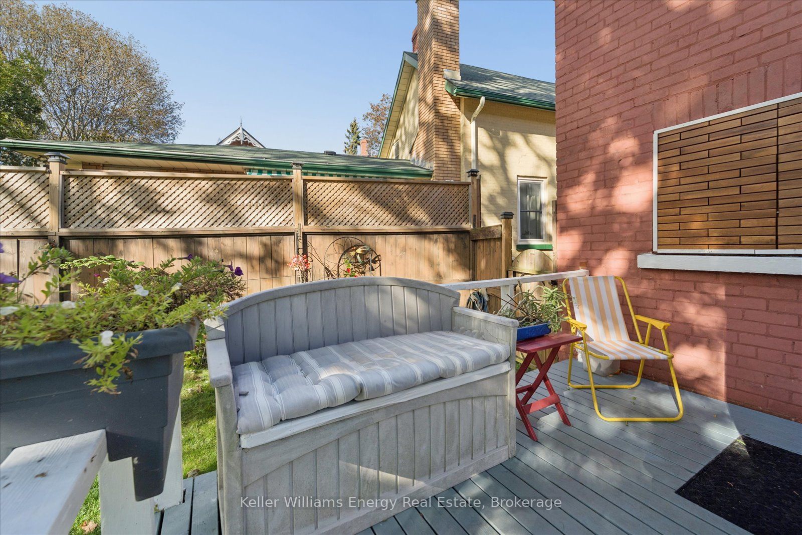 325 Ball Street Property Photo 35