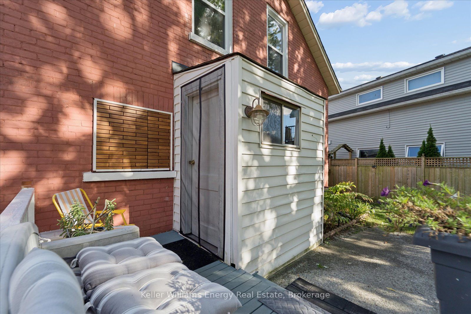 325 Ball Street Property Photo 36