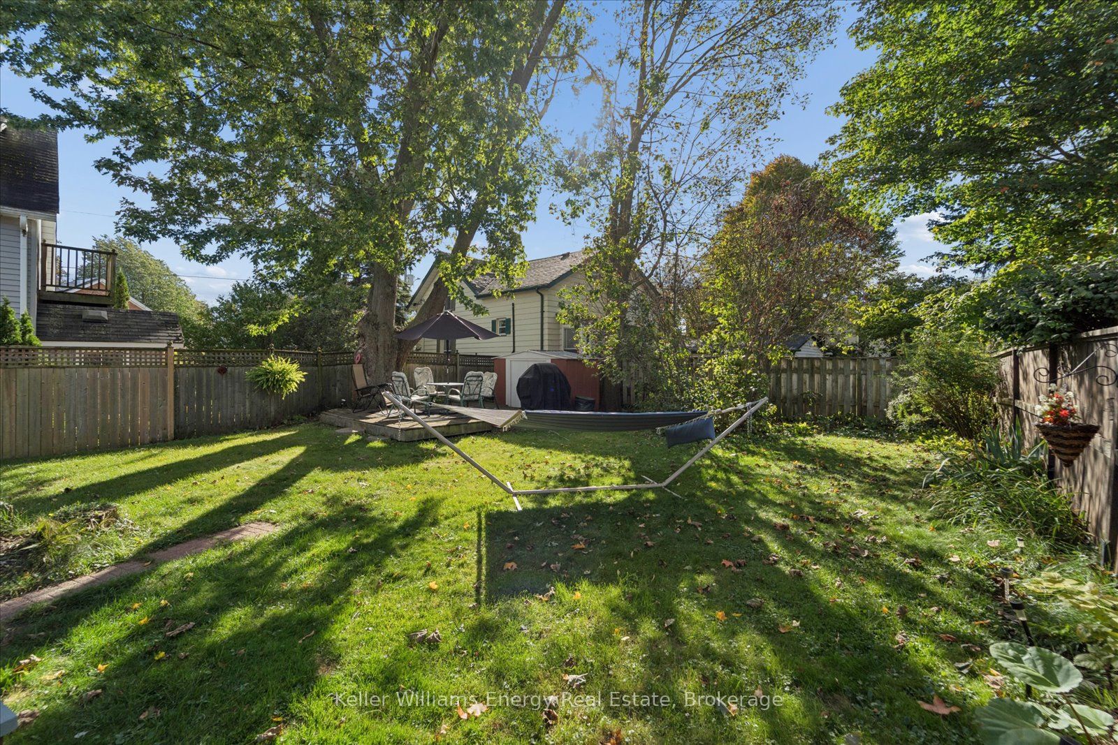 325 Ball Street Property Photo 37