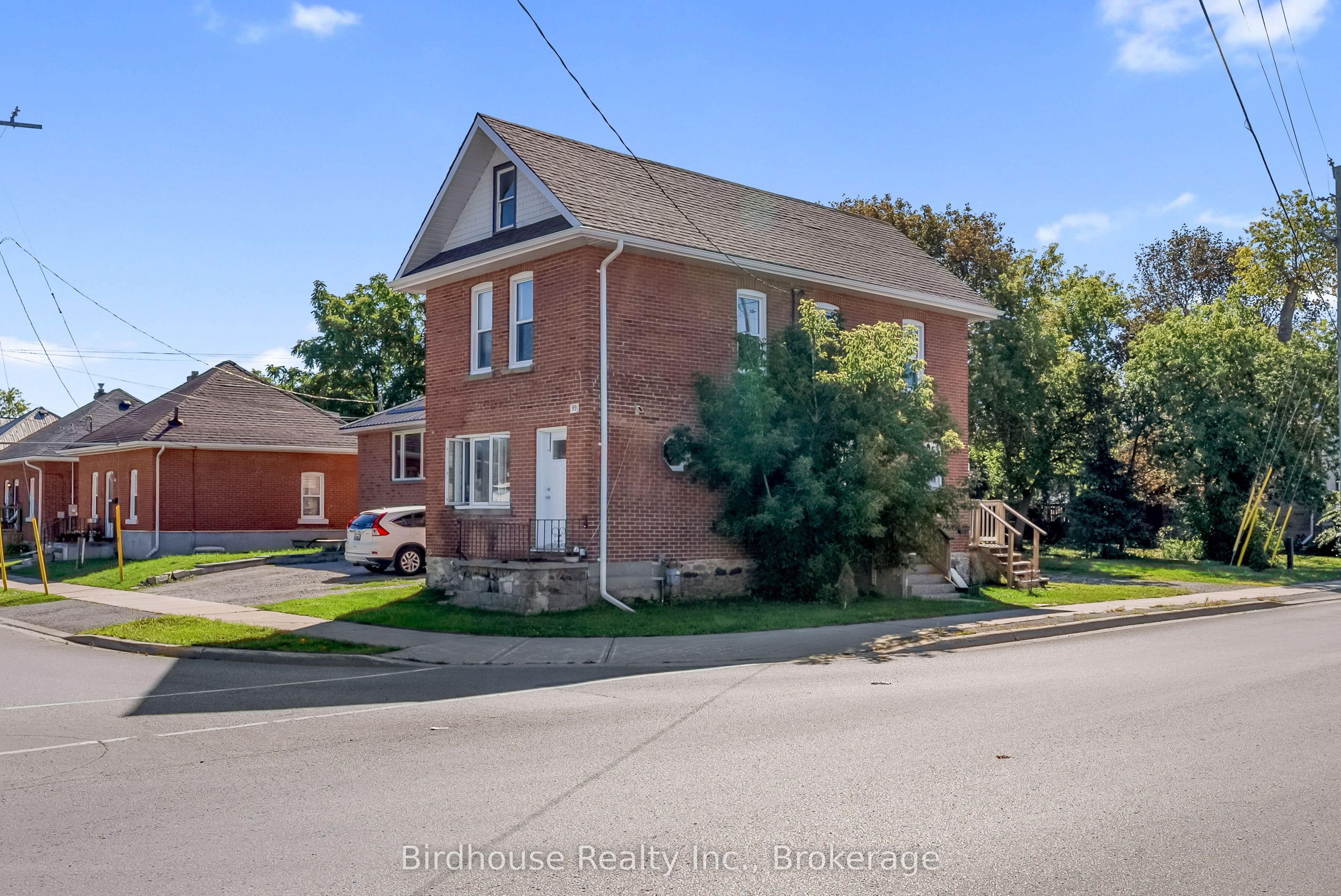 99 Durham Street W Property Photo 1