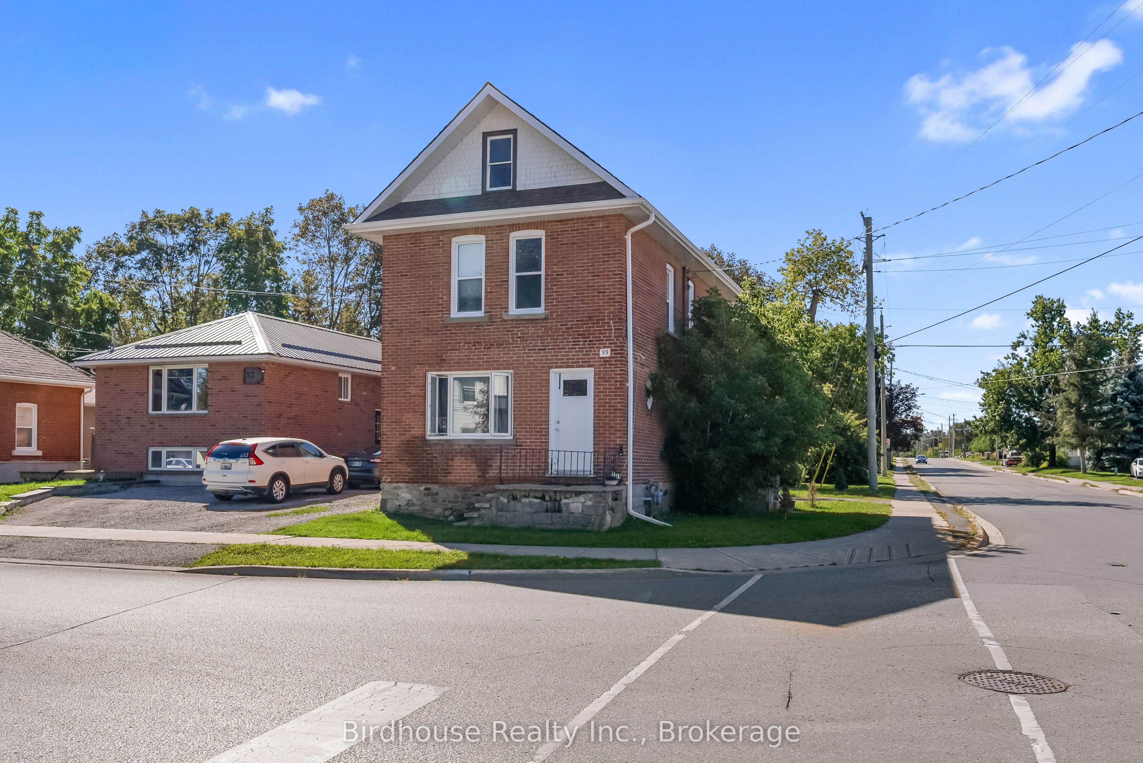 99 Durham Street W Property Photo 2
