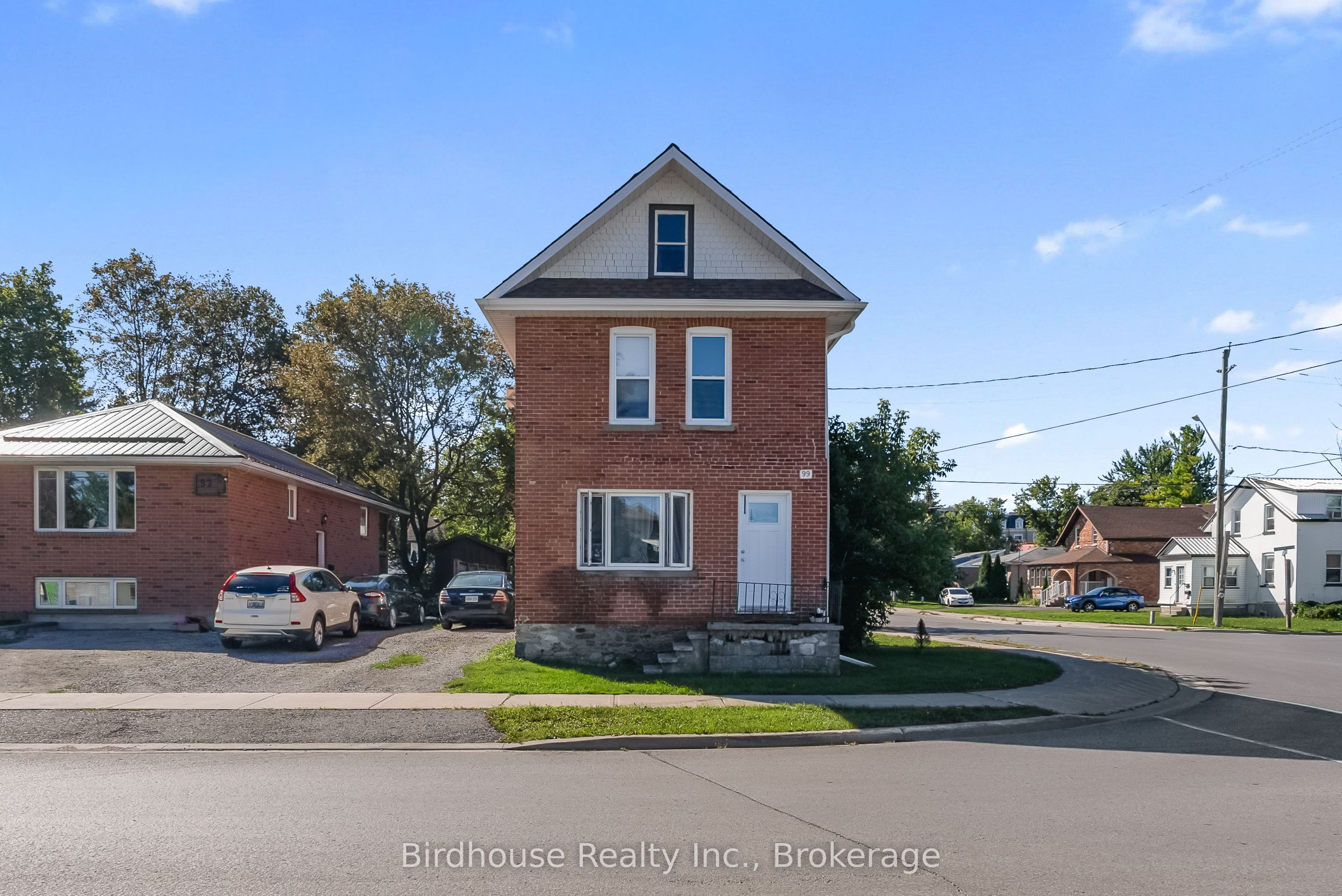 99 Durham Street W Property Photo 3